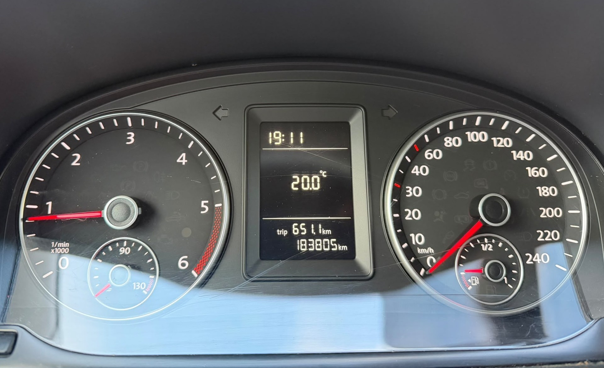 VW Caddy Maxi 2.0TDI BlueMotion Technology-image-15