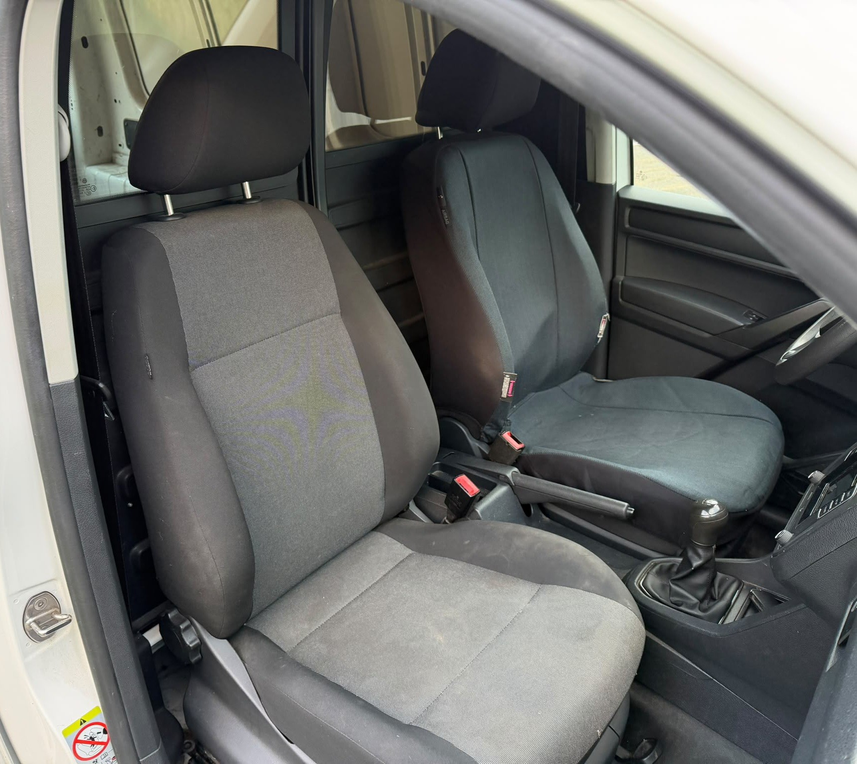 VW Caddy Maxi 2.0TDI BlueMotion Technology-image-9