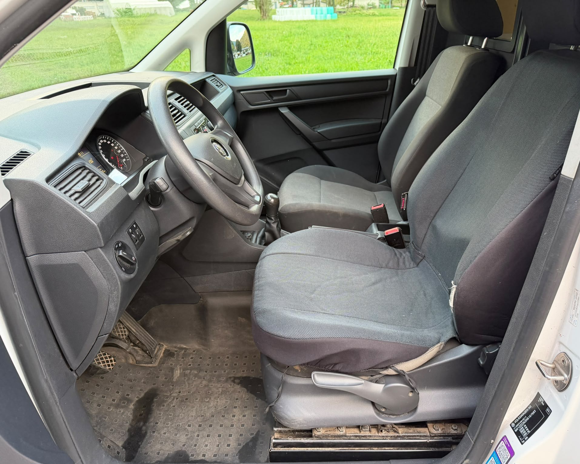 VW Caddy Maxi 2.0TDI BlueMotion Technology-image-7