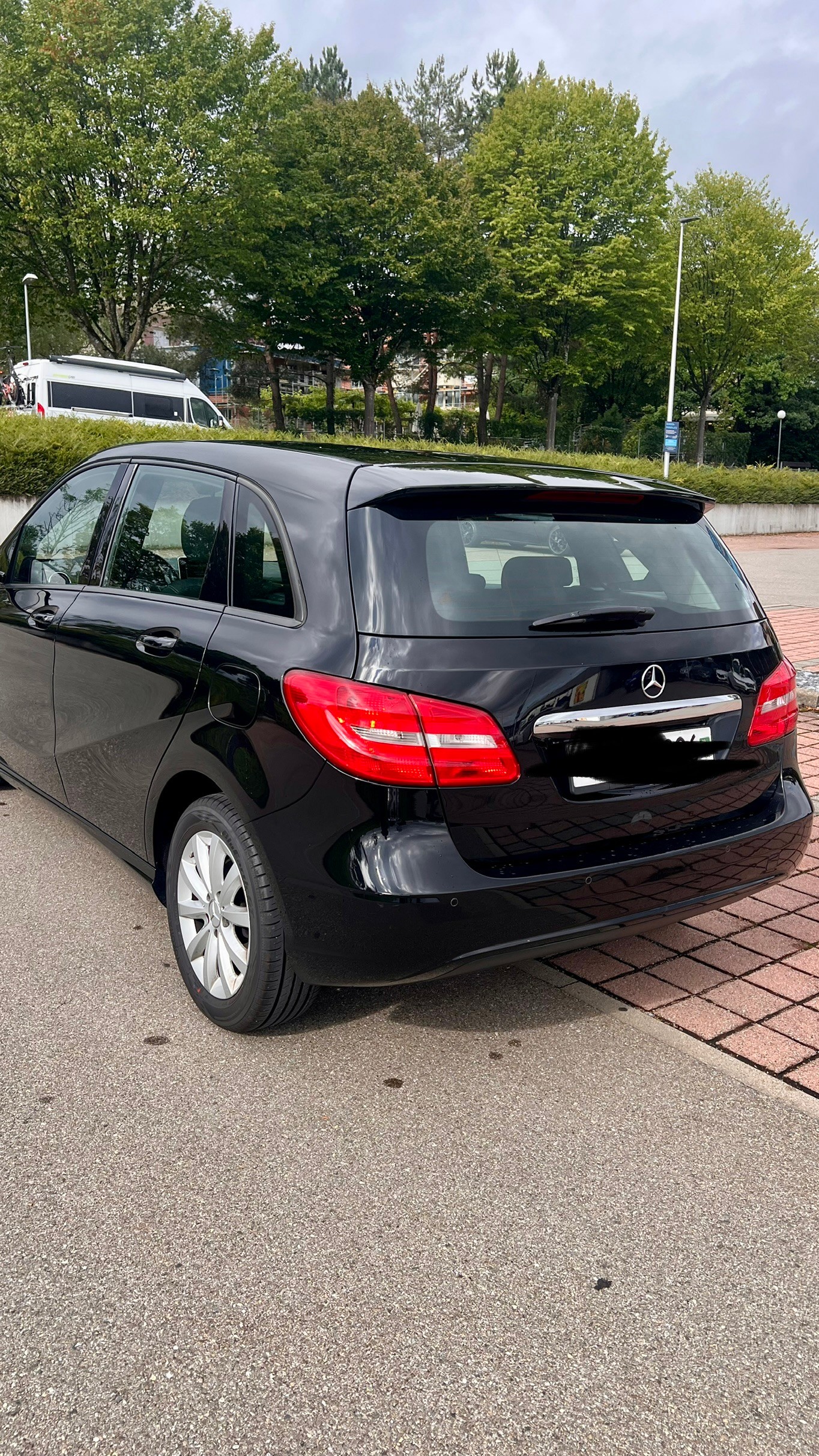 MERCEDES-BENZ B 180 CDI BlueEF-image-1