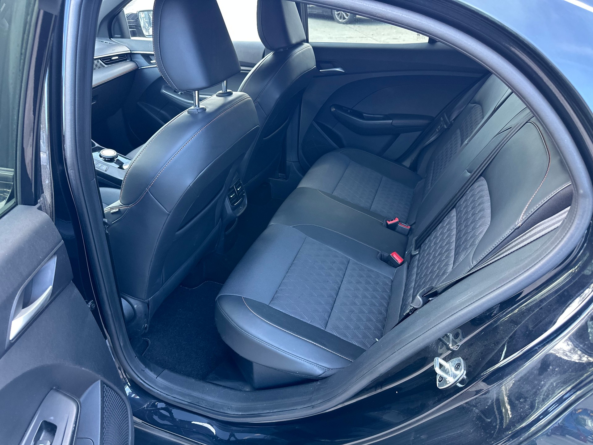 MG 3 1.5 Hybrid Luxury Aut.-image-10