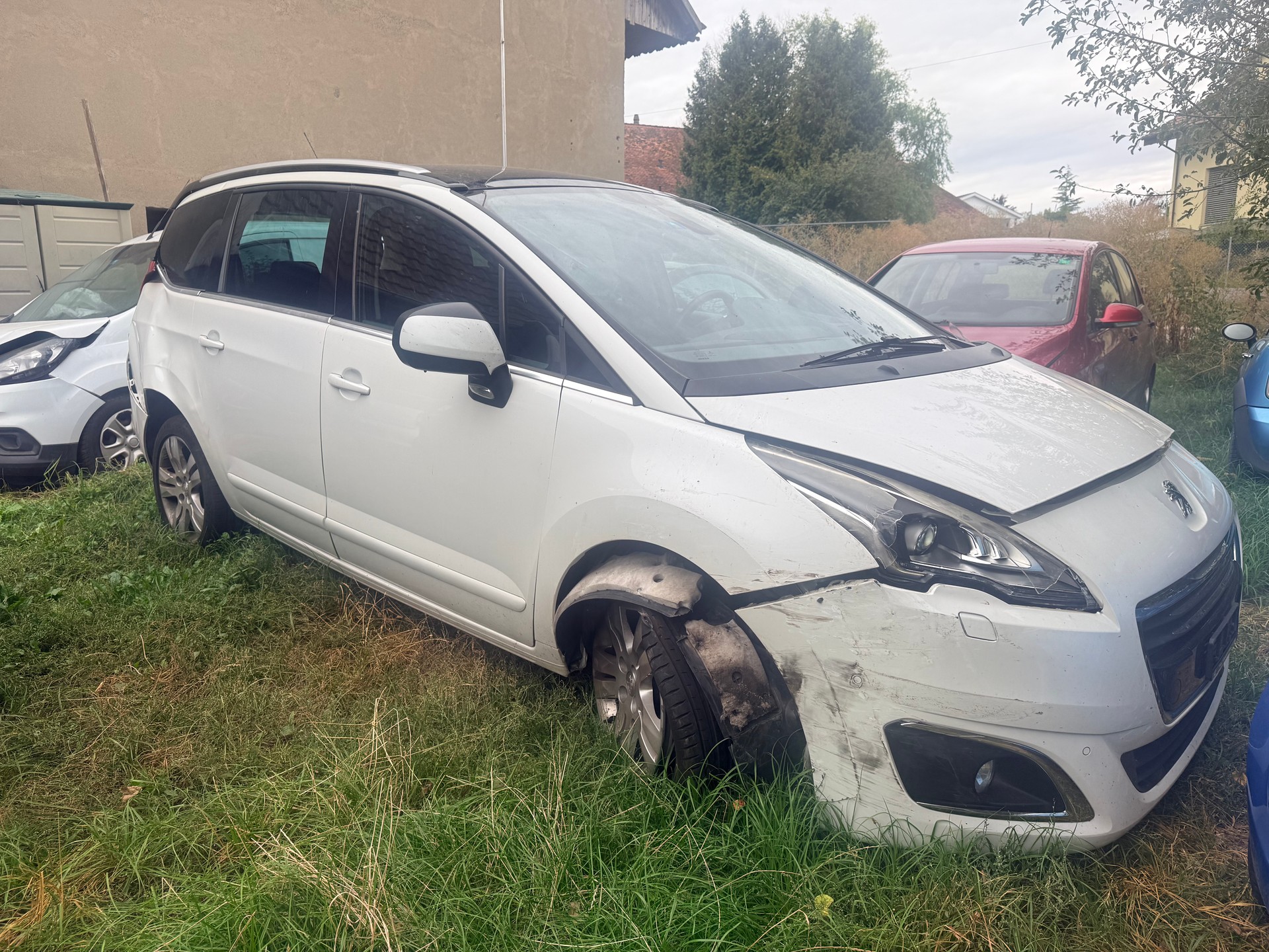 PEUGEOT 5008 1.6 THP Sensation Tiptronic-image-0