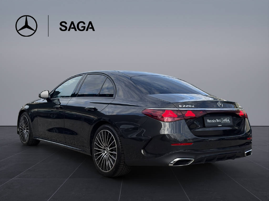 MERCEDES-BENZ E 220 d AMG Line 4matic-image-3