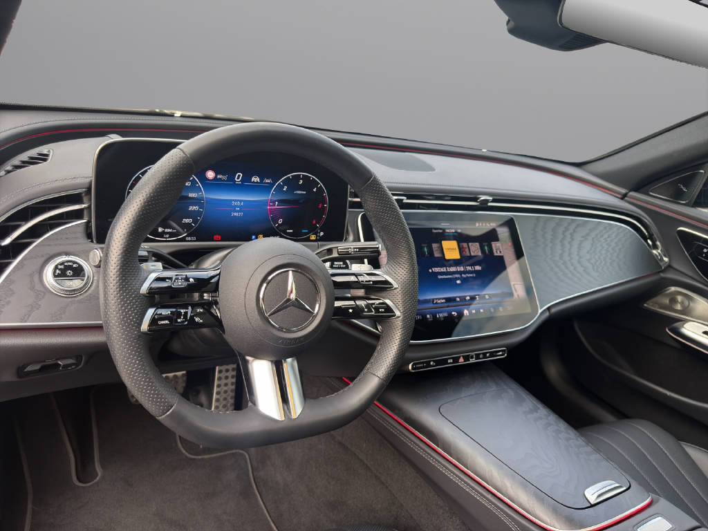 MERCEDES-BENZ E 220 d AMG Line 4matic-image-8