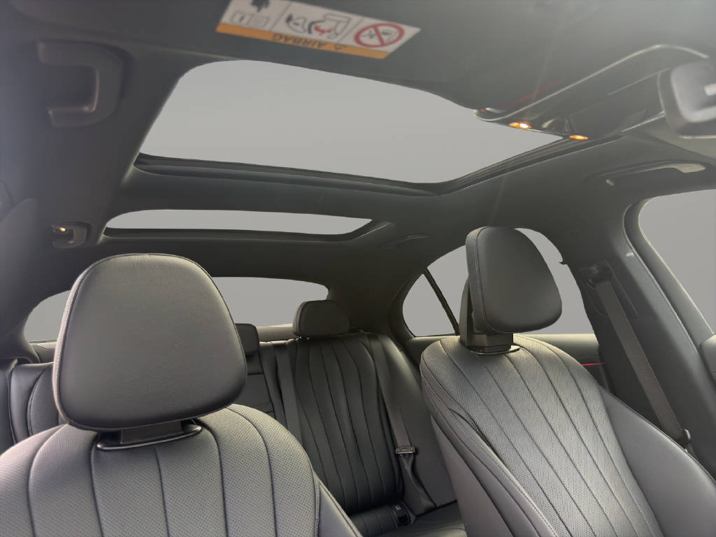 MERCEDES-BENZ E 220 d AMG Line 4matic-image-14