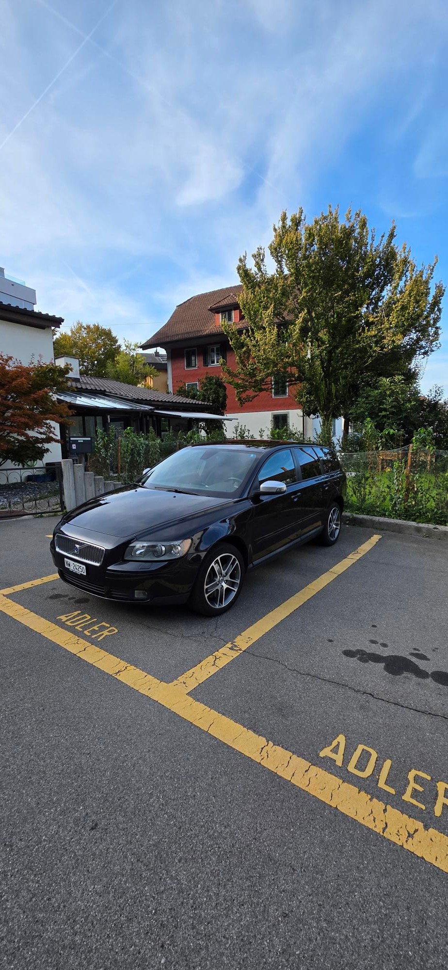 VOLVO 2.5 T5 Momentum AWD-image-0