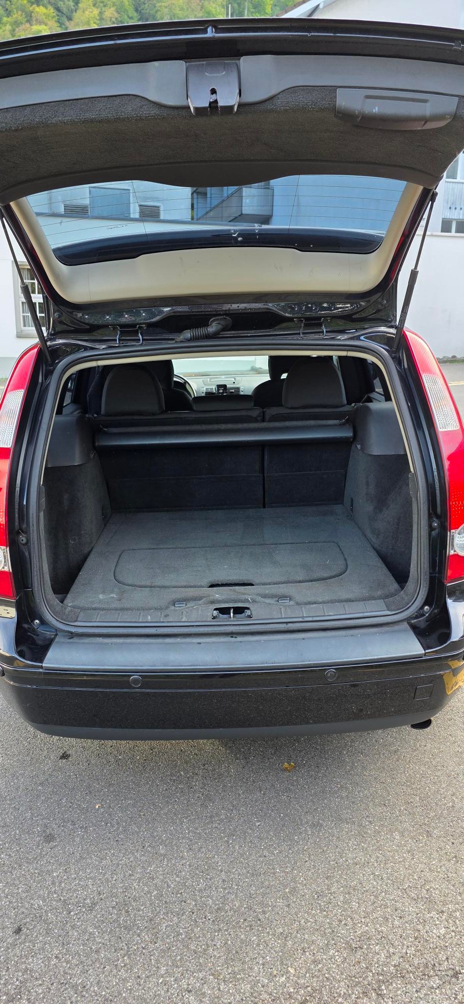 VOLVO 2.5 T5 Momentum AWD-image-3