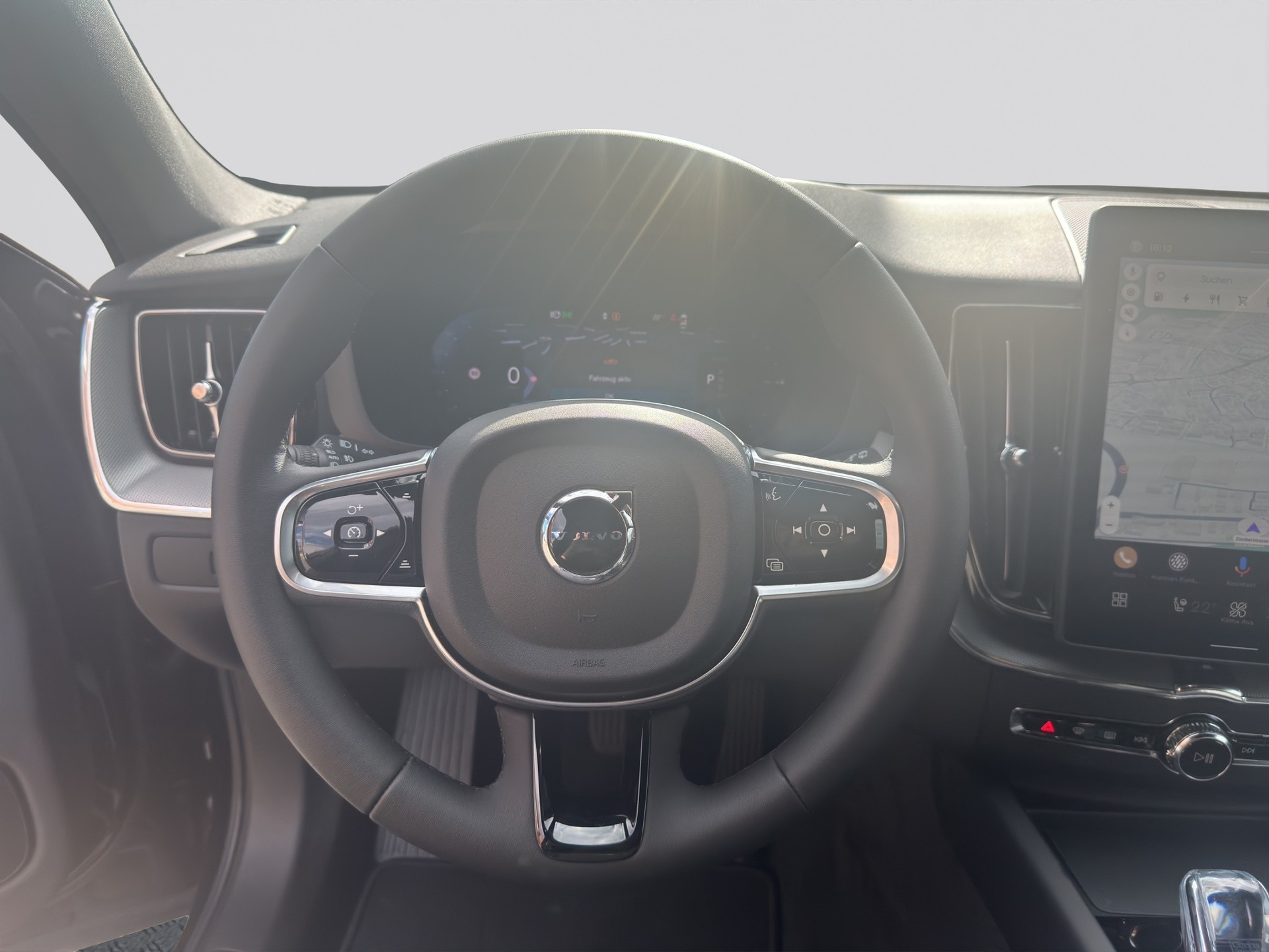 VOLVO XC60 T6 eAWD PluginHybrid Plus Black Edition Geartronic-image-10