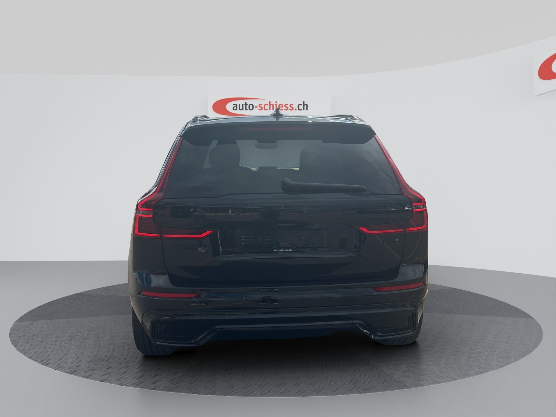 VOLVO XC60 T6 eAWD PluginHybrid Plus Black Edition Geartronic-image-3