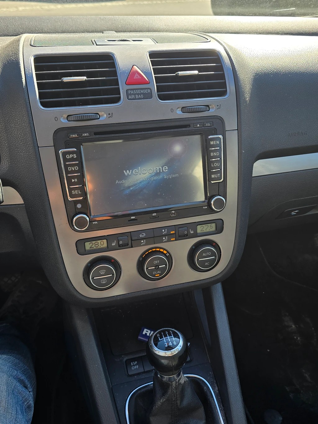VW Golf 2.0 TDI Comfortline 4Motion-image-11