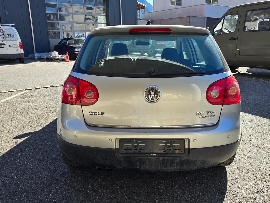 VW Golf 2.0 TDI Comfortline 4Motion-image-2
