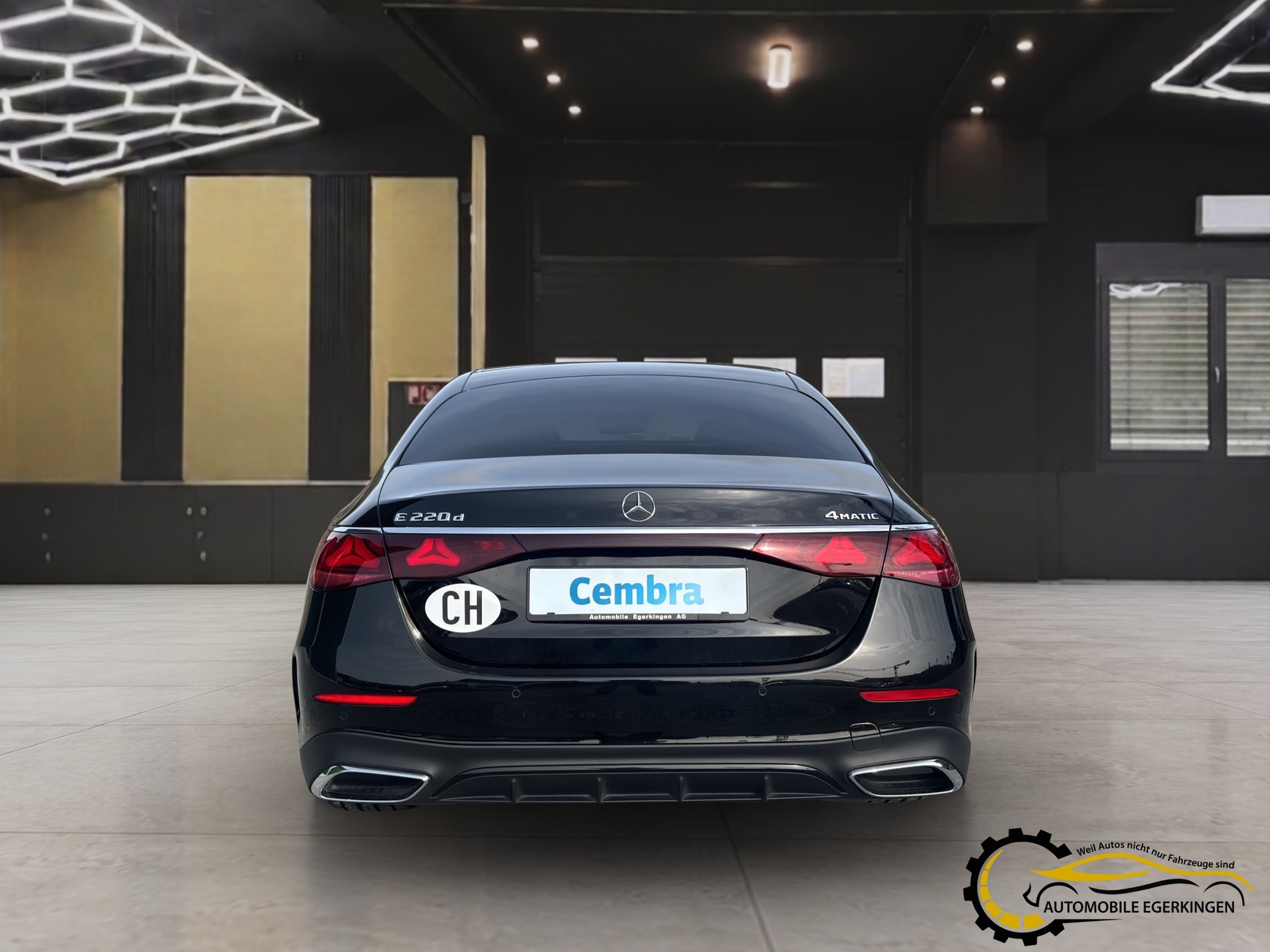 MERCEDES-BENZ E 220 d AMG Line 4matic-image-5