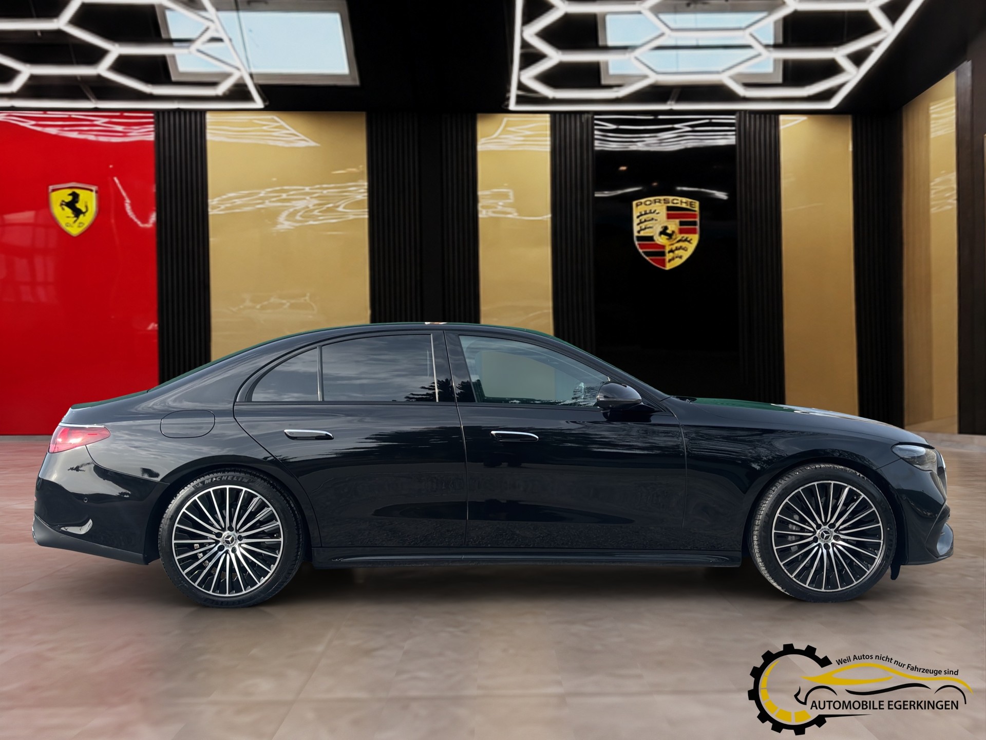 MERCEDES-BENZ E 220 d AMG Line 4matic-image-3