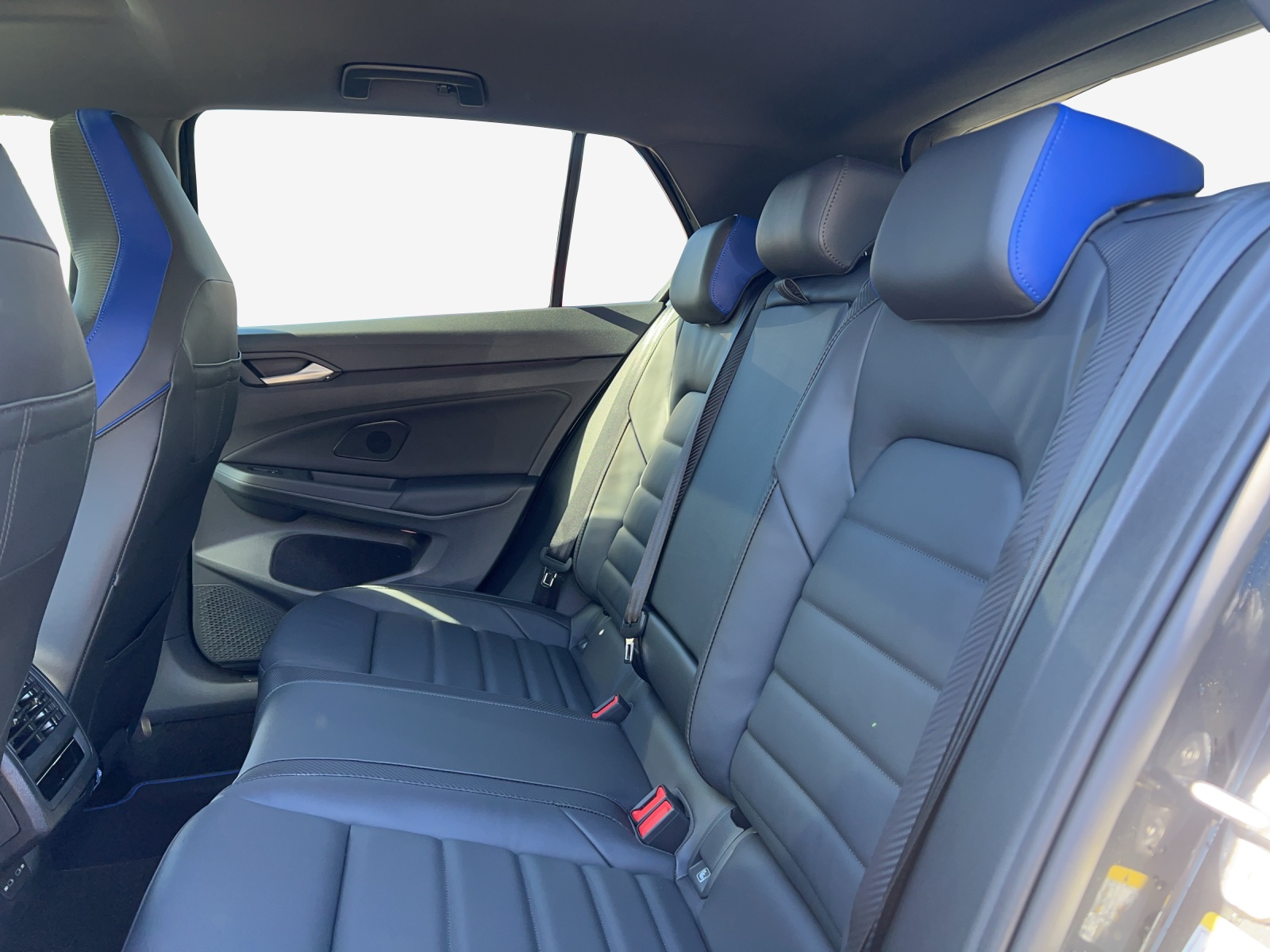 VW Golf 2.0 TSI R DSG 4 Motion-image-11