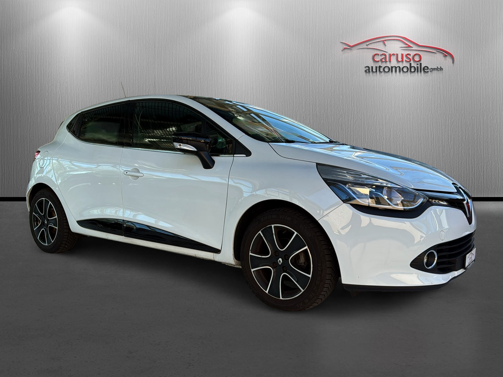 RENAULT Clio 0.9 12V Swiss Edition*Panoramadach*-image-0