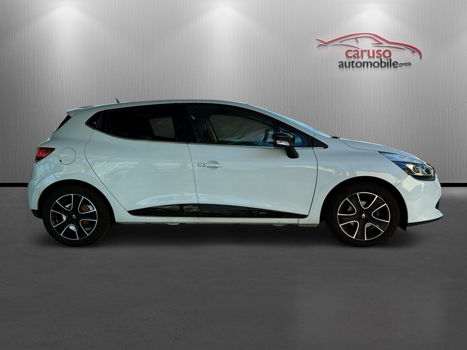 RENAULT Clio 0.9 12V Swiss Edition*Panoramadach*-image-2