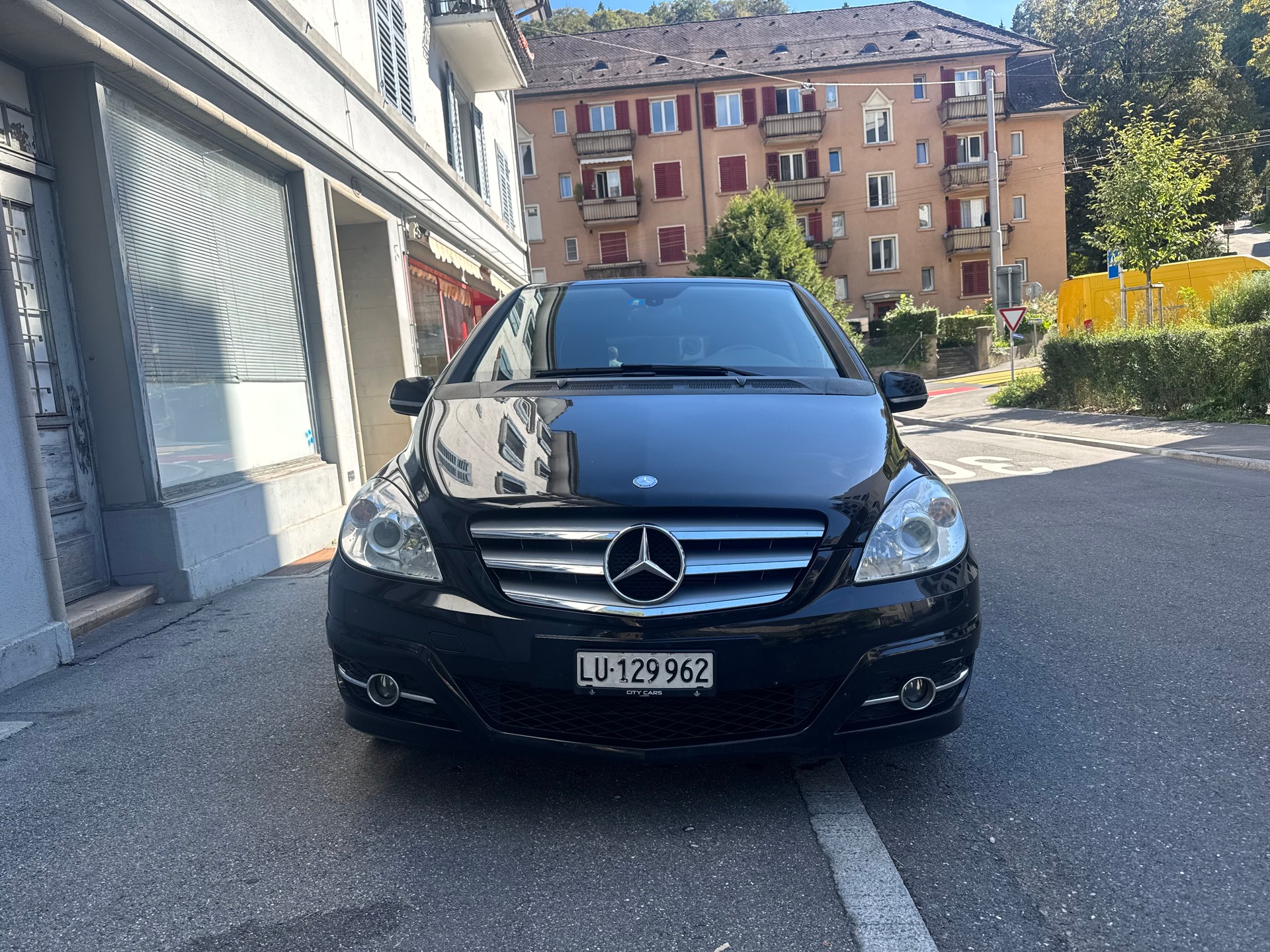 MERCEDES-BENZ B 180 CDI Autotronic-image-1
