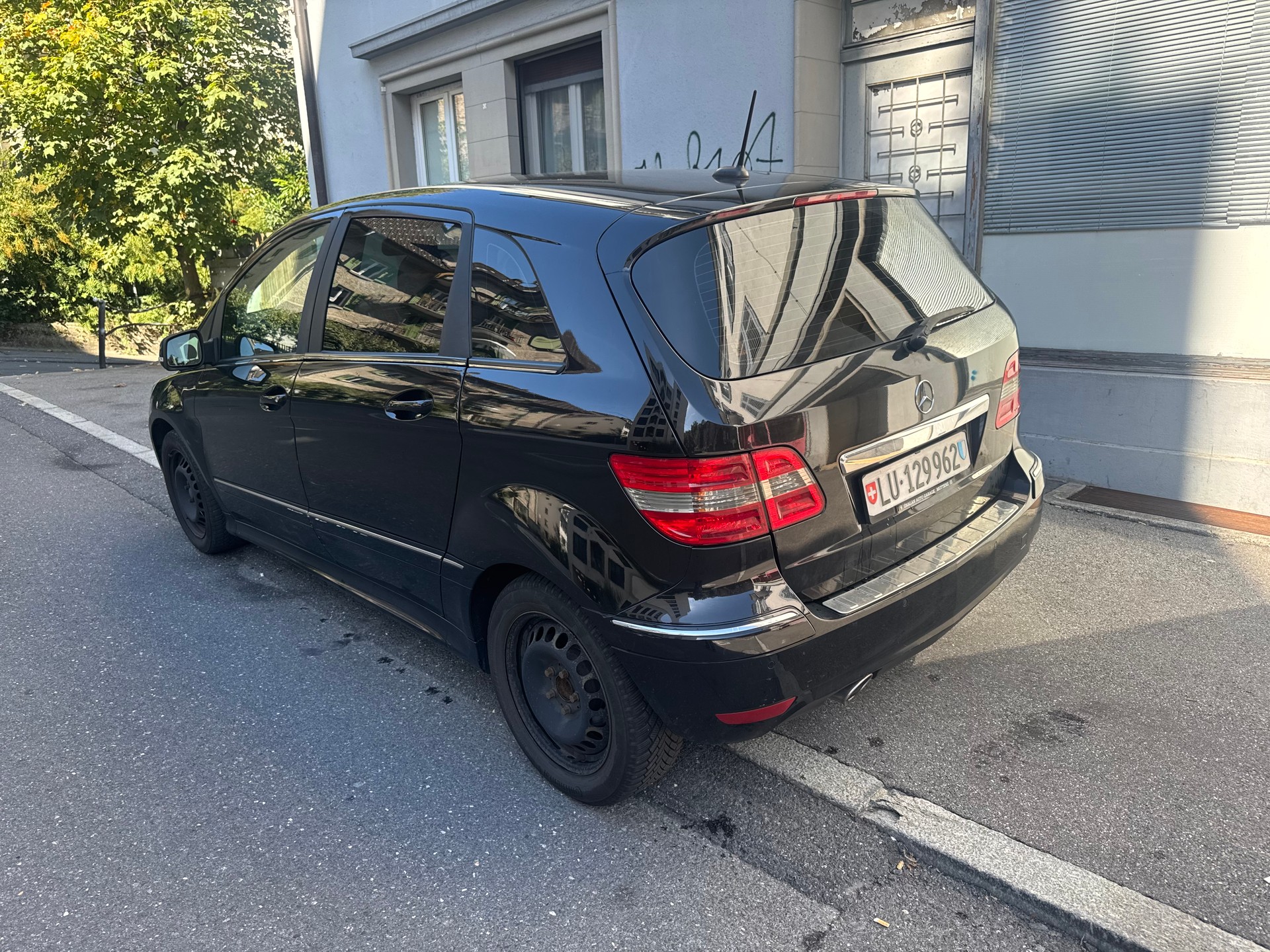 MERCEDES-BENZ B 180 CDI Autotronic-image-9