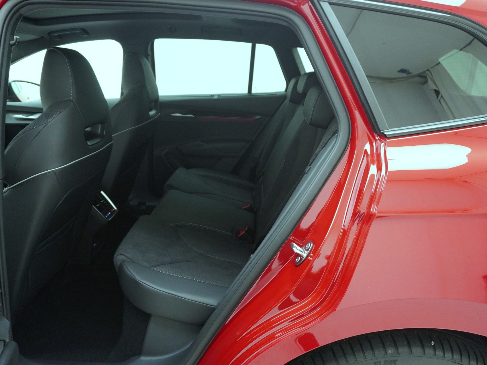 SKODA Enyaq iV 85x SportLine MAXX-image-14