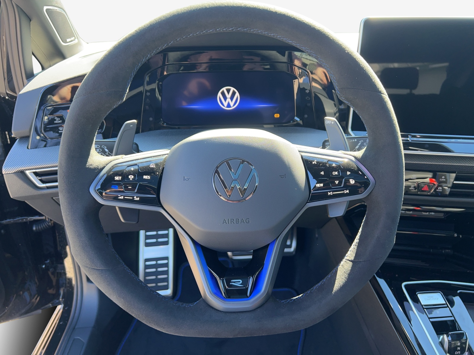 VW Golf 2.0 TSI R DSG 4 Motion-image-9