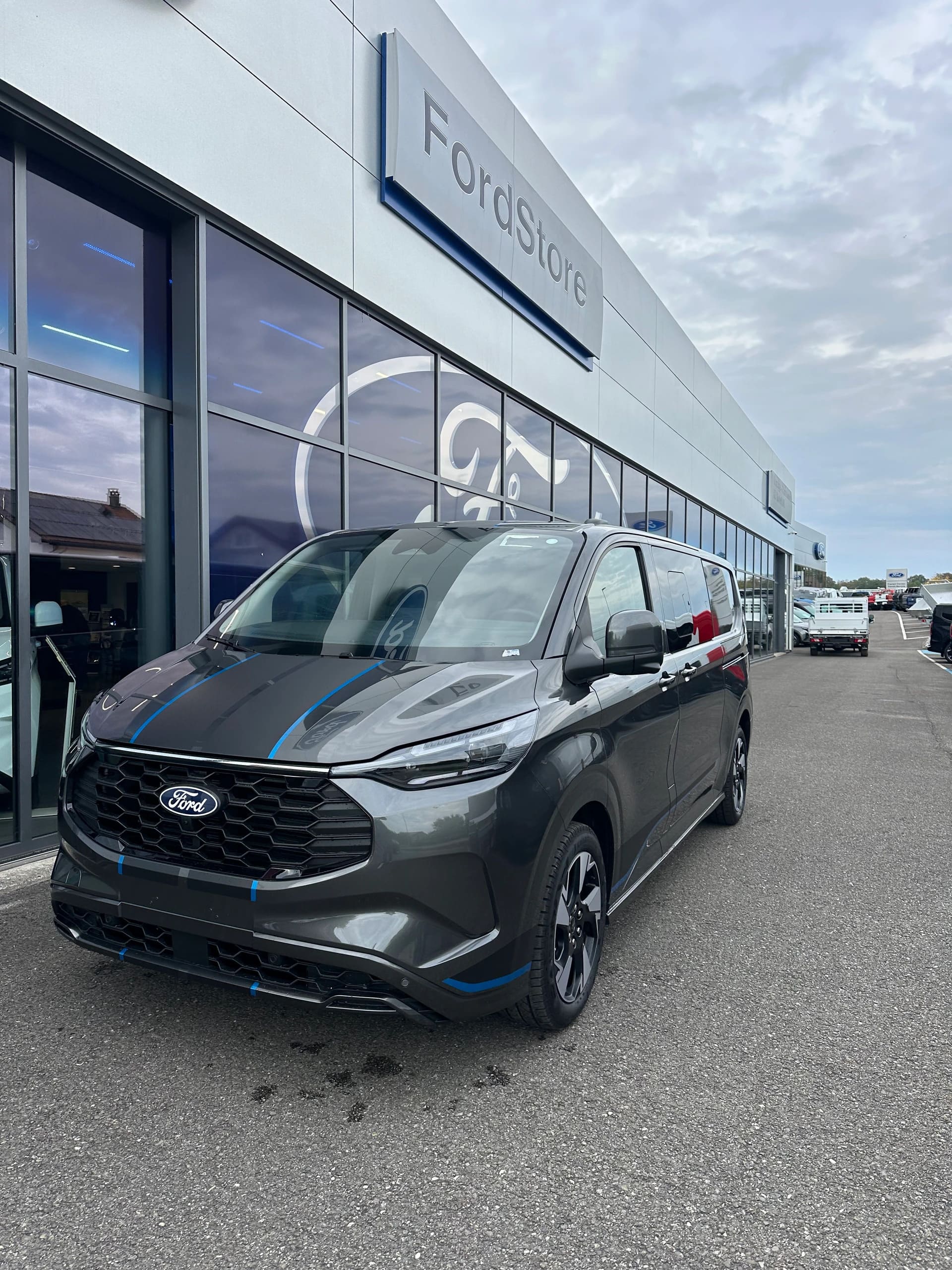 FORD Transit Custom Van 320 L2 2.5 Sport/PHEV-showroom-element-1
