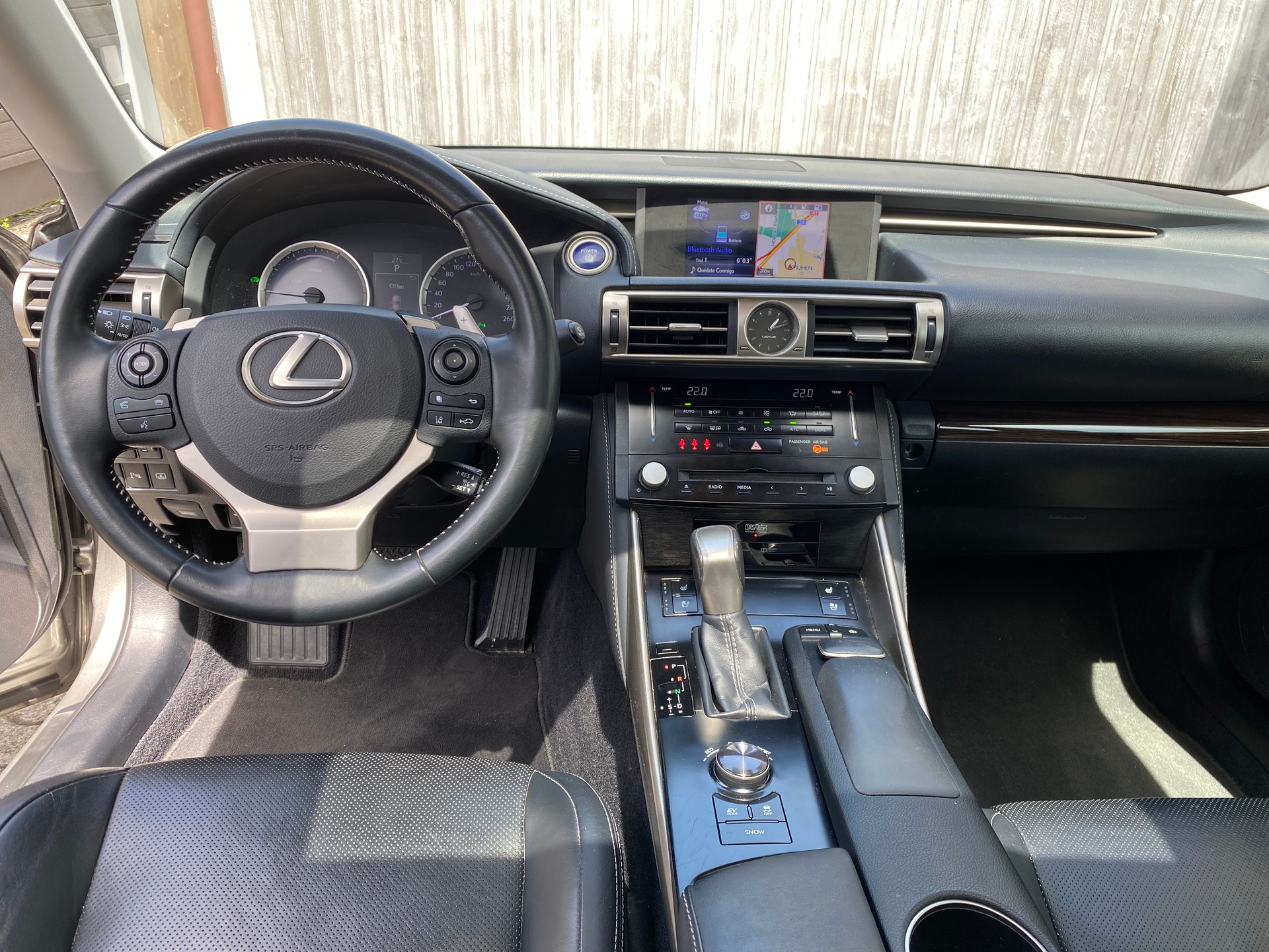 LEXUS 300h Excellence-image-2
