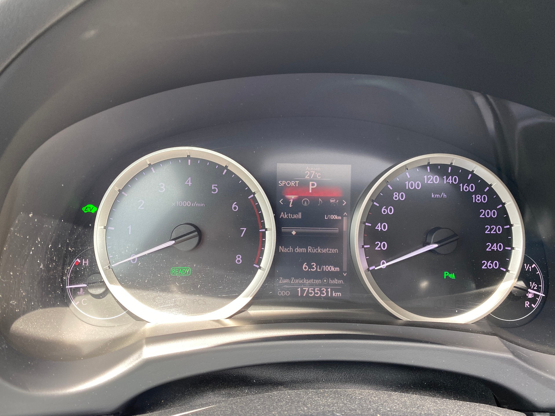 LEXUS 300h Excellence-image-5