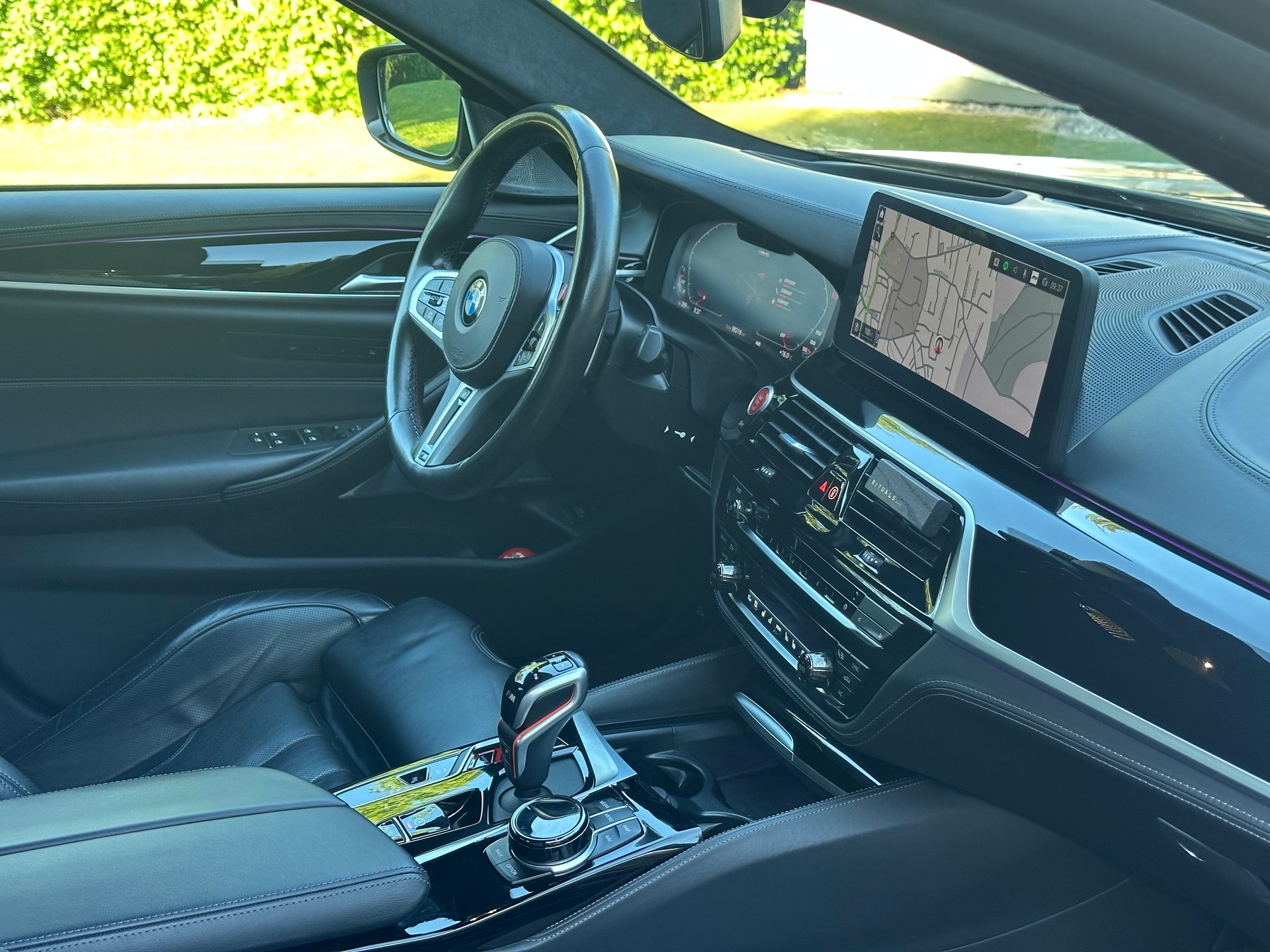 BMW M5 xDrive Competition Drivelogic *Vollausstattung*-image-14