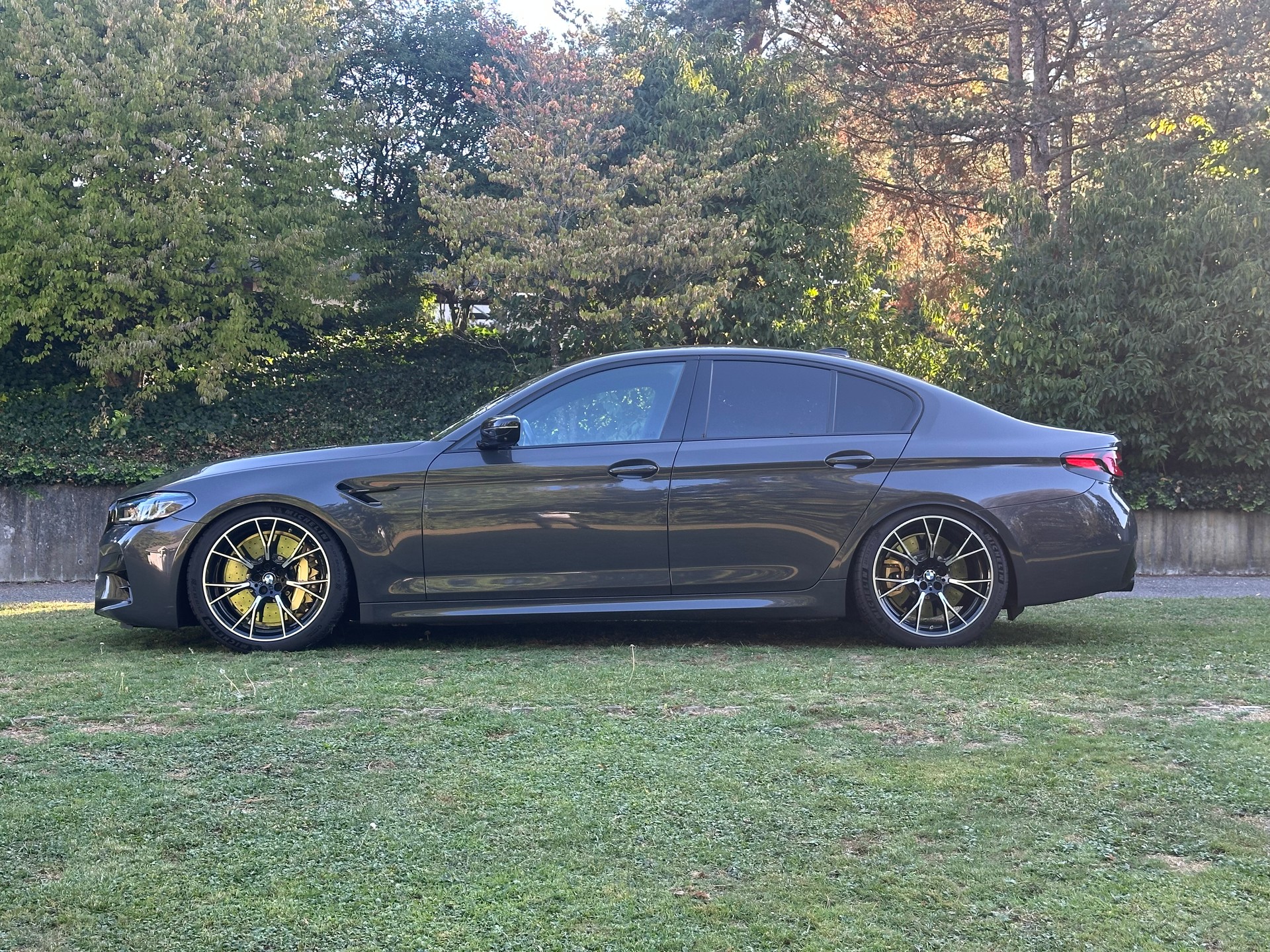 BMW M5 xDrive Competition Drivelogic *Vollausstattung*-image-8