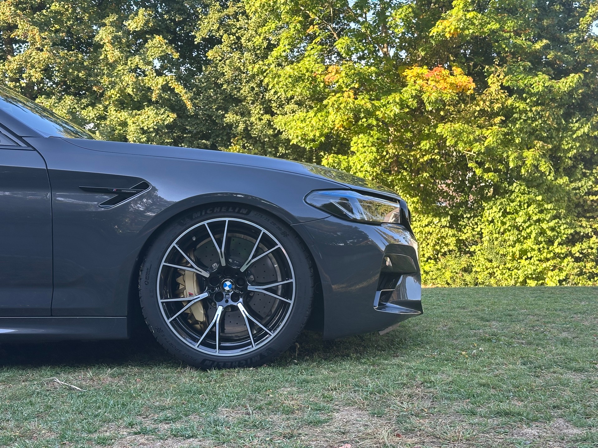 BMW M5 xDrive Competition Drivelogic *Vollausstattung*-image-4