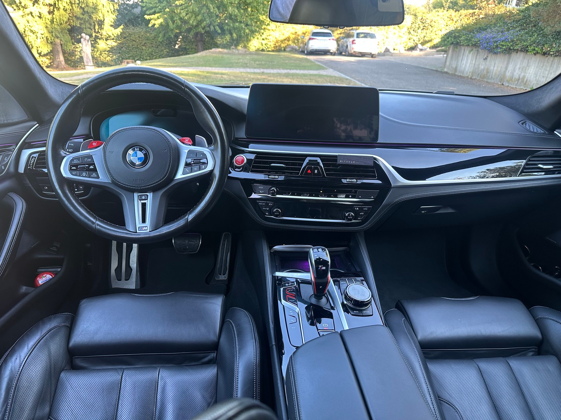 BMW M5 xDrive Competition Drivelogic *Vollausstattung*-image-9