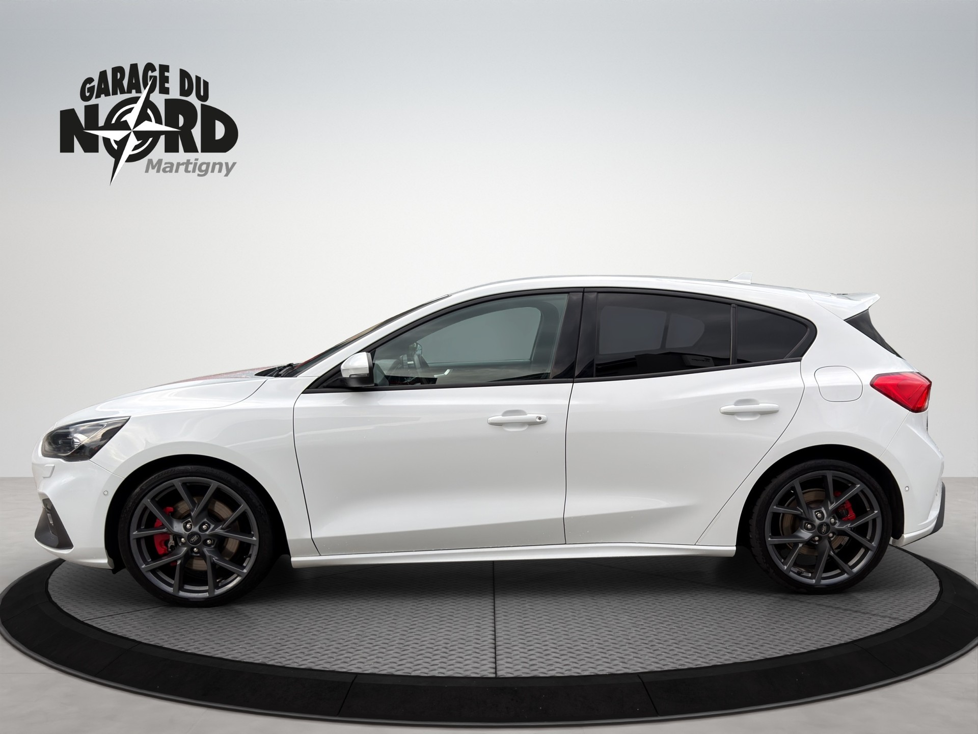 FORD Focus ST 2.3 EcoBoost-image-2