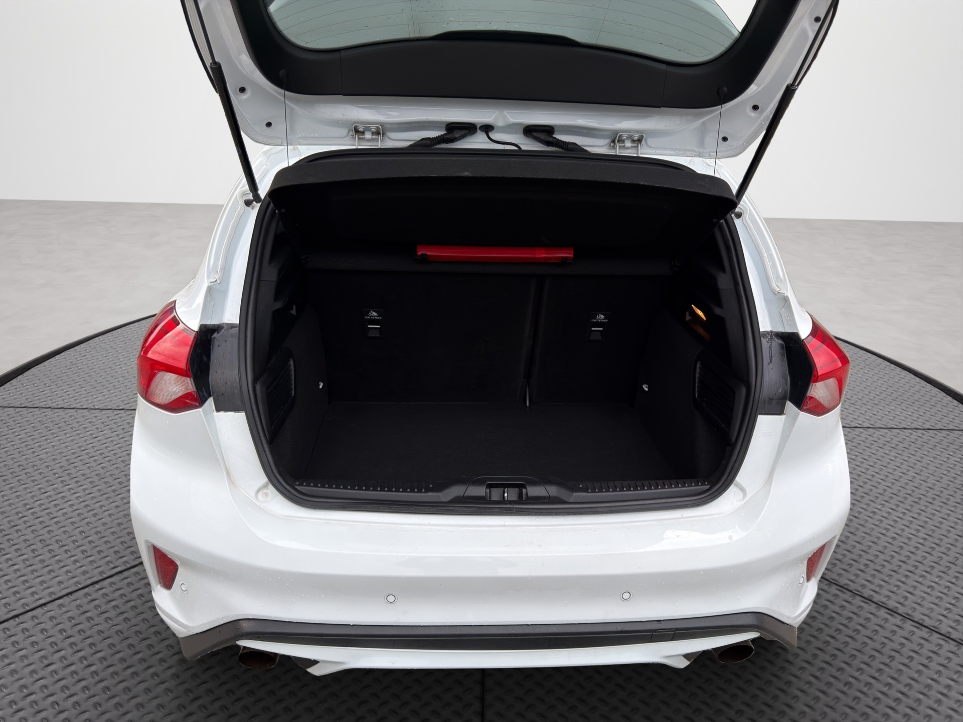 FORD Focus ST 2.3 EcoBoost-image-14