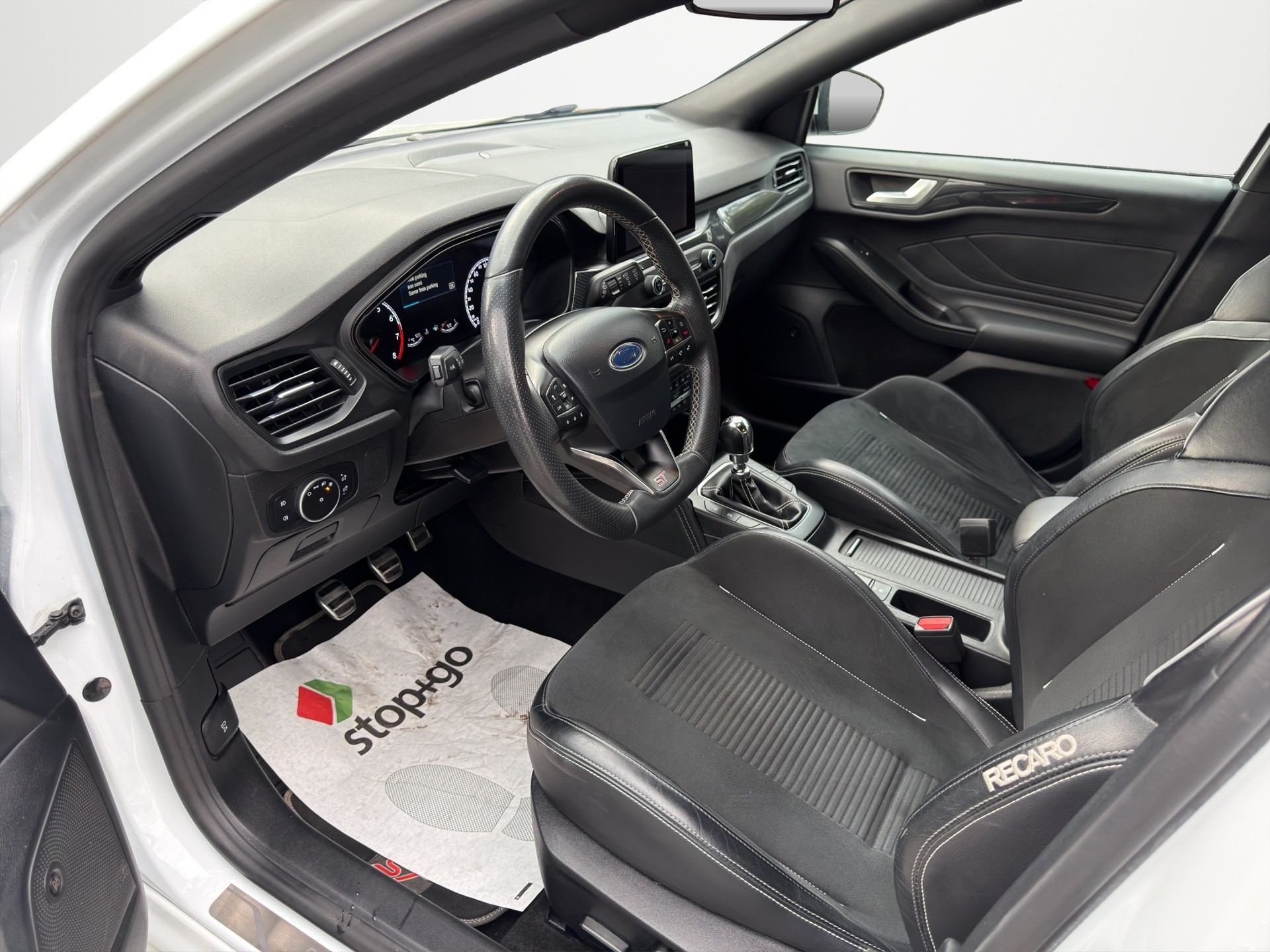 FORD Focus ST 2.3 EcoBoost-image-8