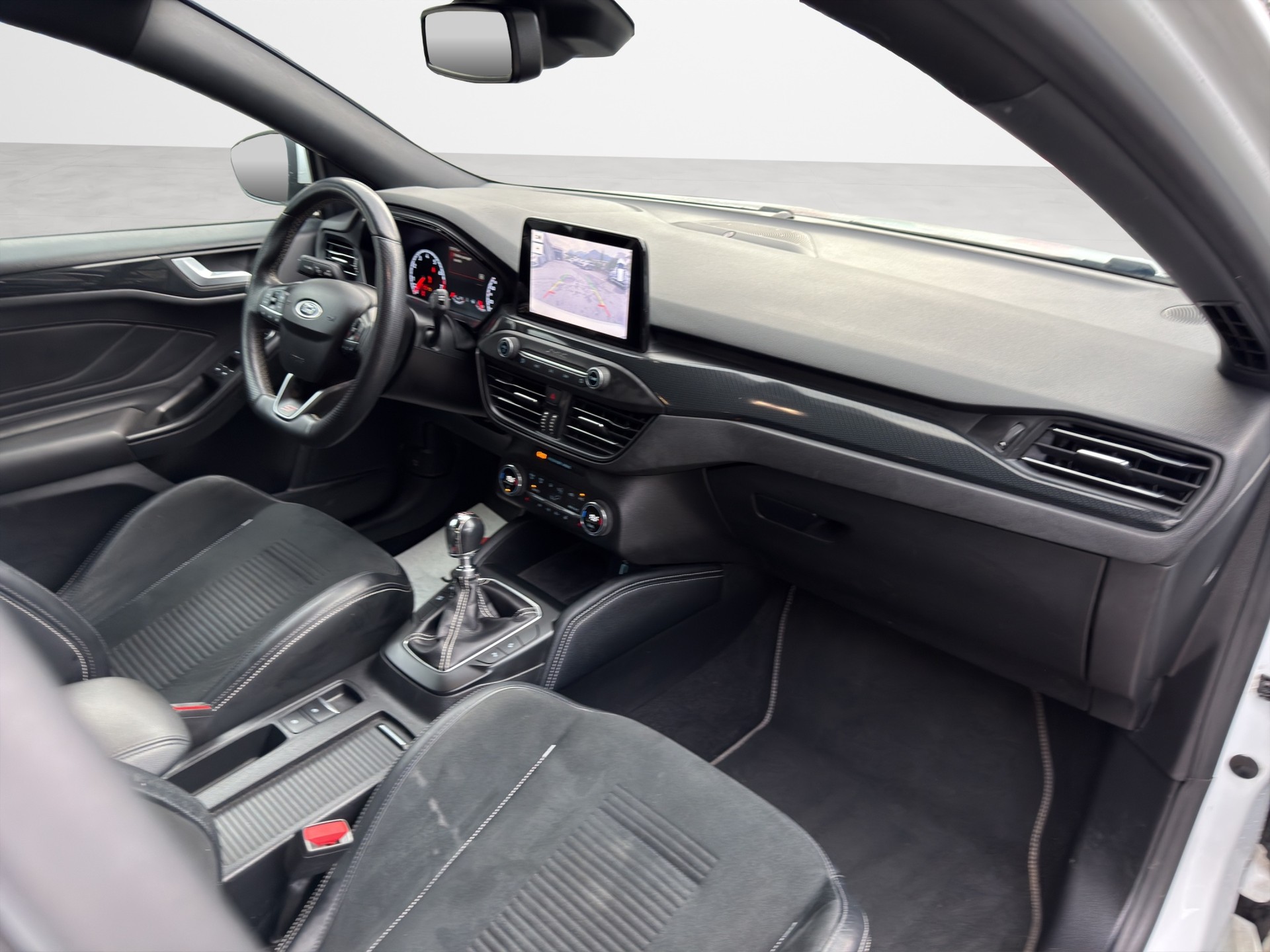 FORD Focus ST 2.3 EcoBoost-image-13