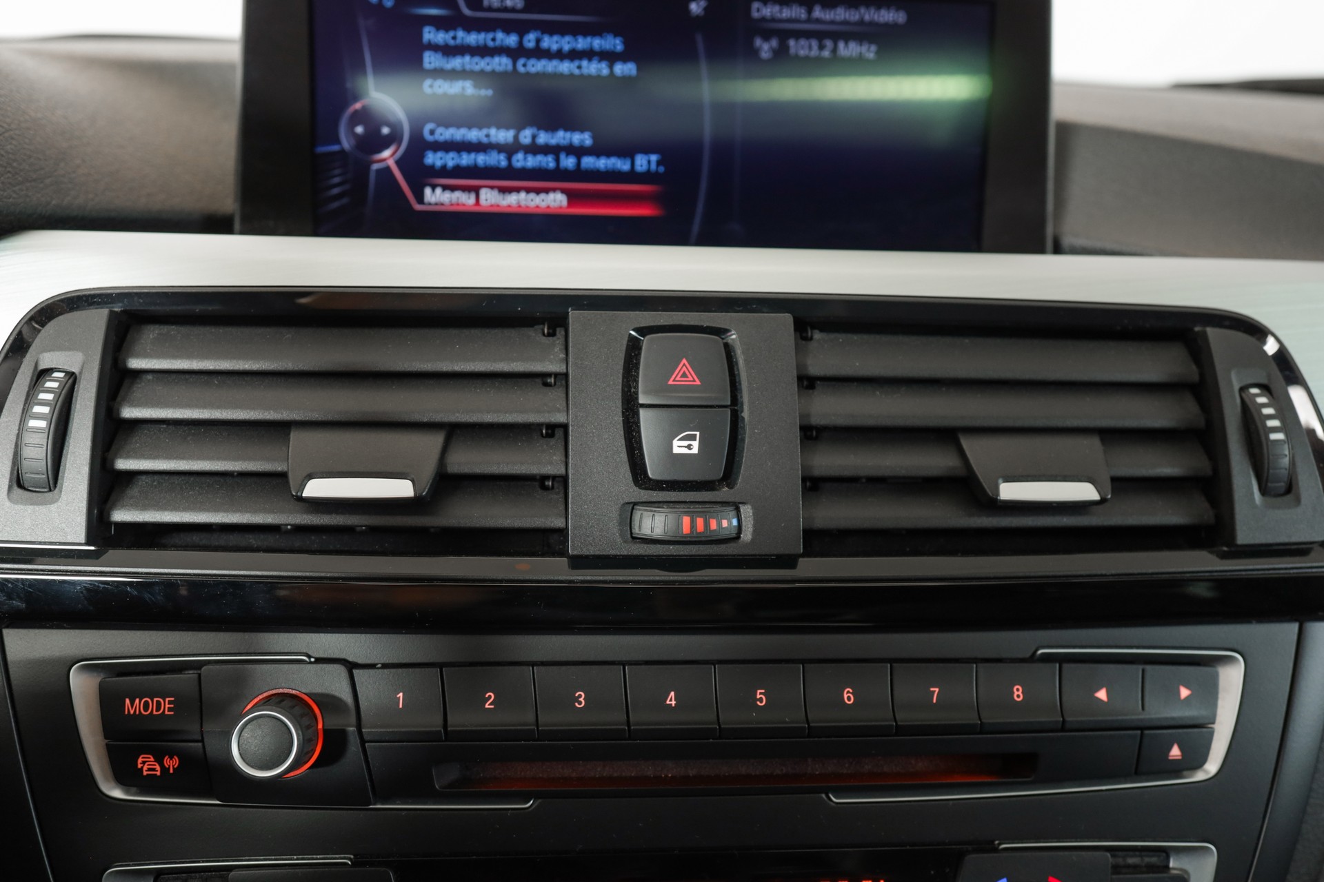 BMW 335i xDrive Touring Steptronic • Navigation Professional • Caméra de recul • Accès confort-image-25