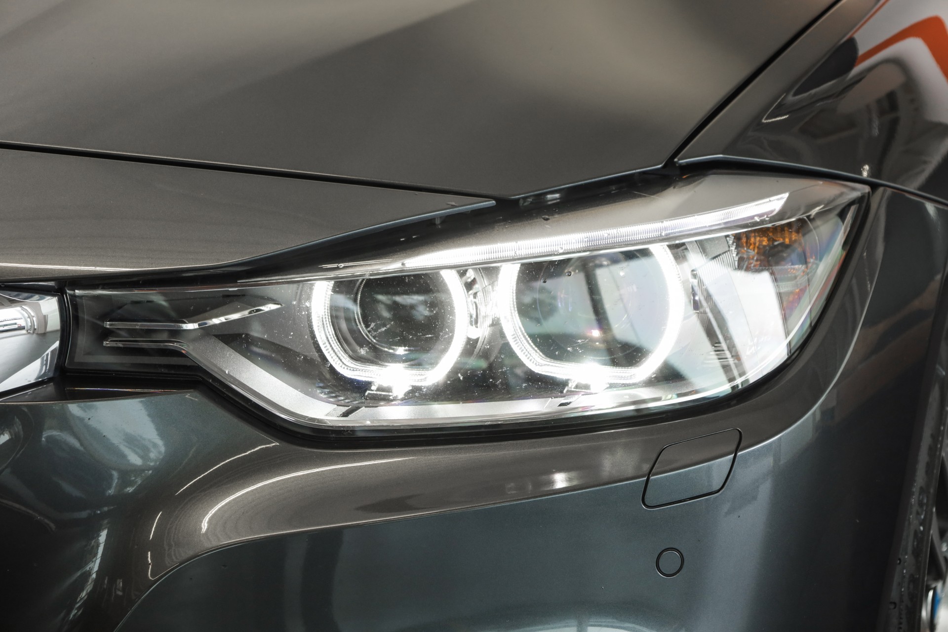 BMW 335i xDrive Touring Steptronic • Navigation Professional • Caméra de recul • Accès confort-image-6
