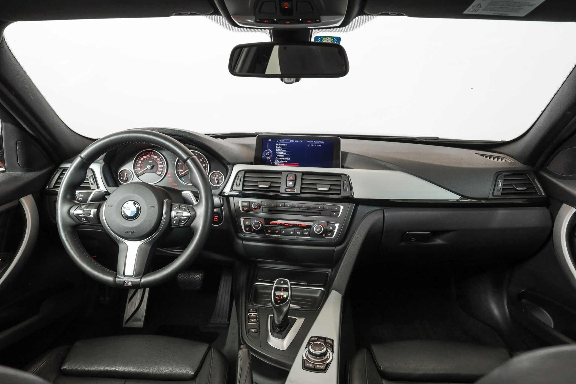 BMW 335i xDrive Touring Steptronic • Navigation Professional • Caméra de recul • Accès confort-image-11