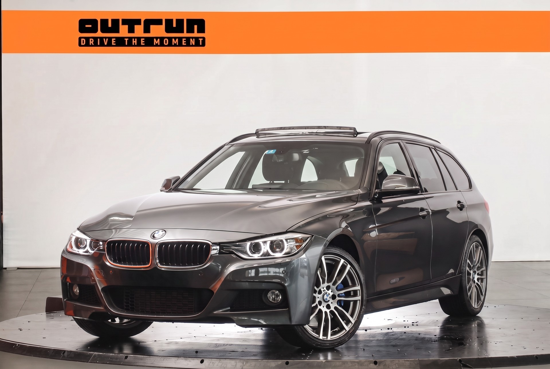BMW 335i xDrive Touring Steptronic • Navigation Professional • Caméra de recul • Accès confort-image-0