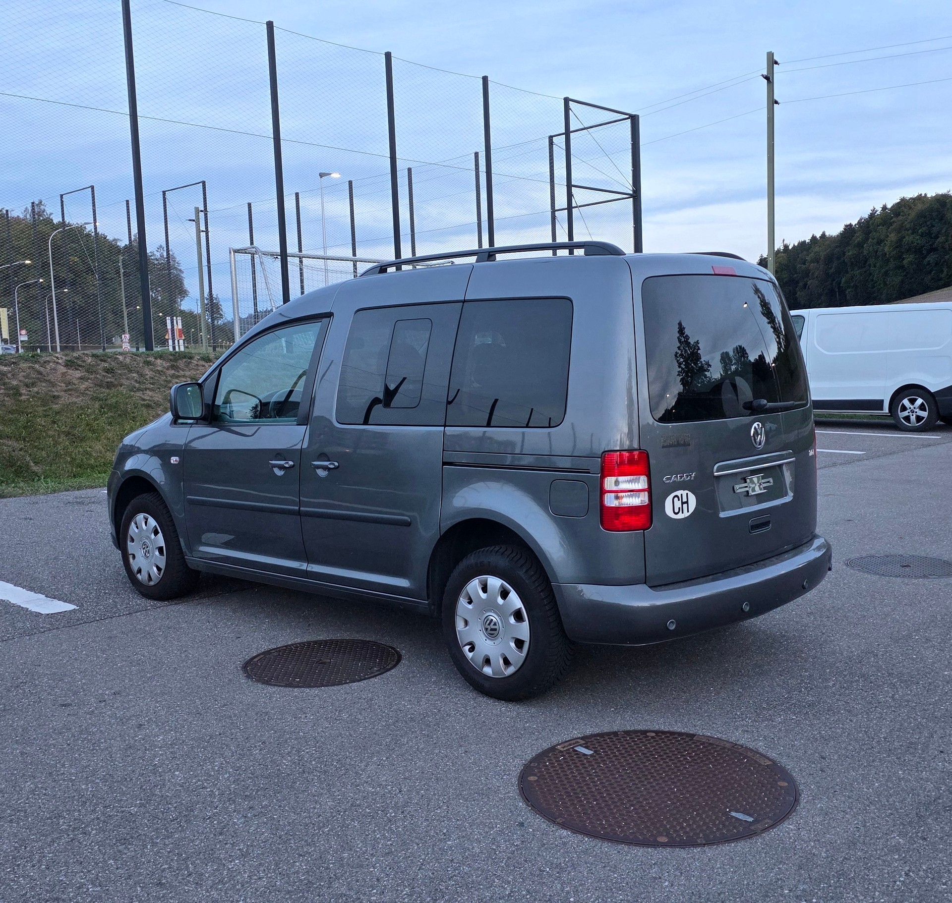 VW Caddy 1.6 TDI CR Comfortline DSG-image-3