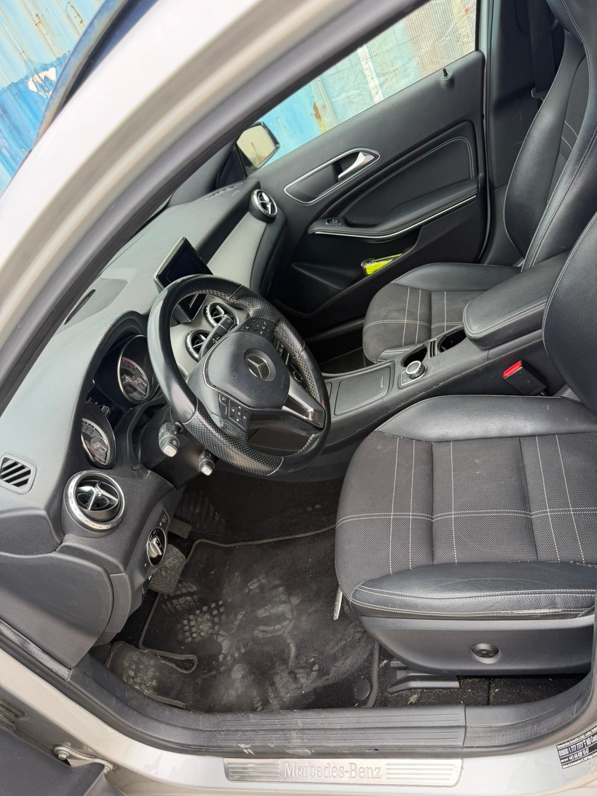 MERCEDES-BENZ GLA 200 Urban 7G-DCT-image-1