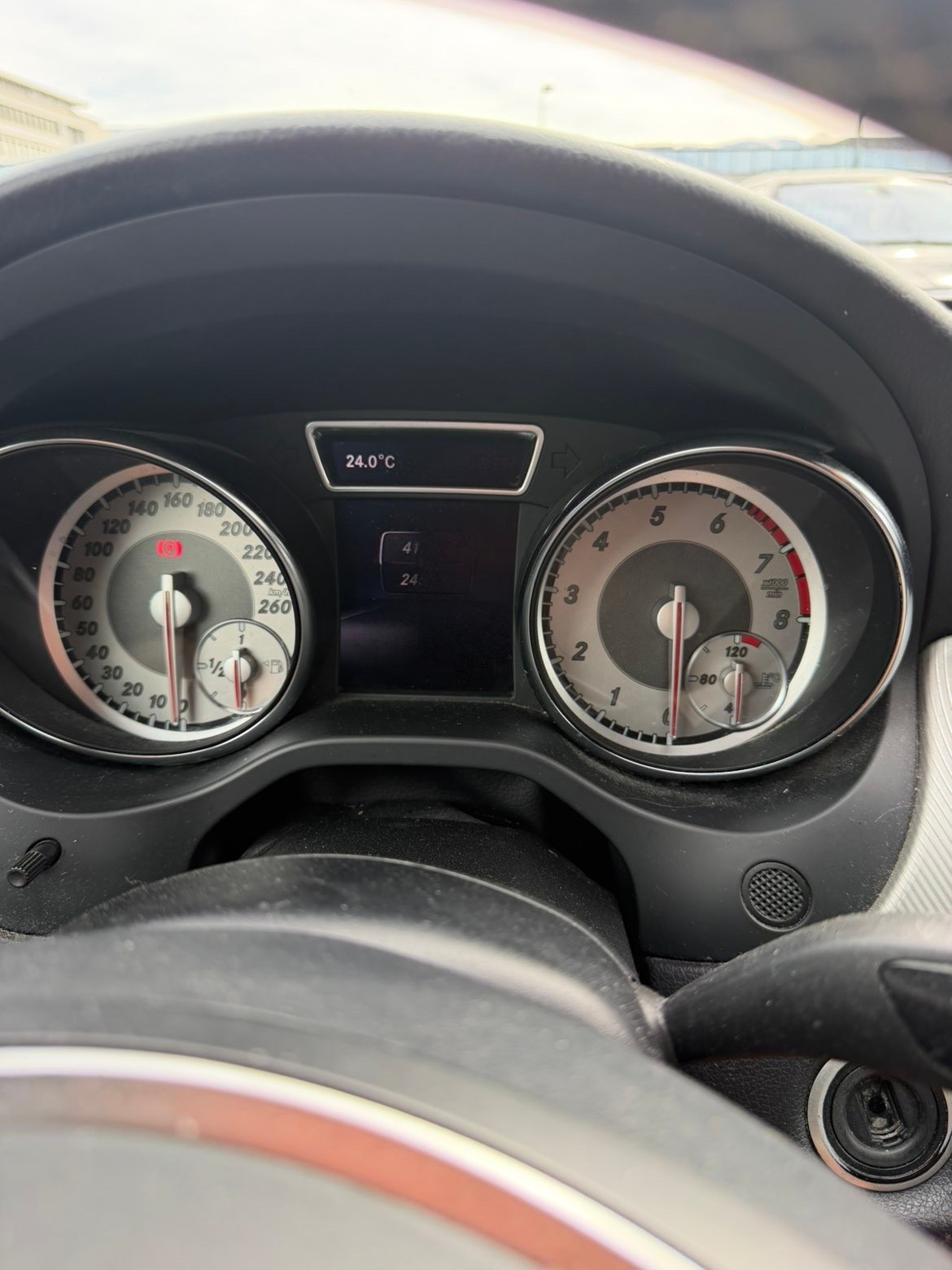 MERCEDES-BENZ GLA 200 Urban 7G-DCT-image-13