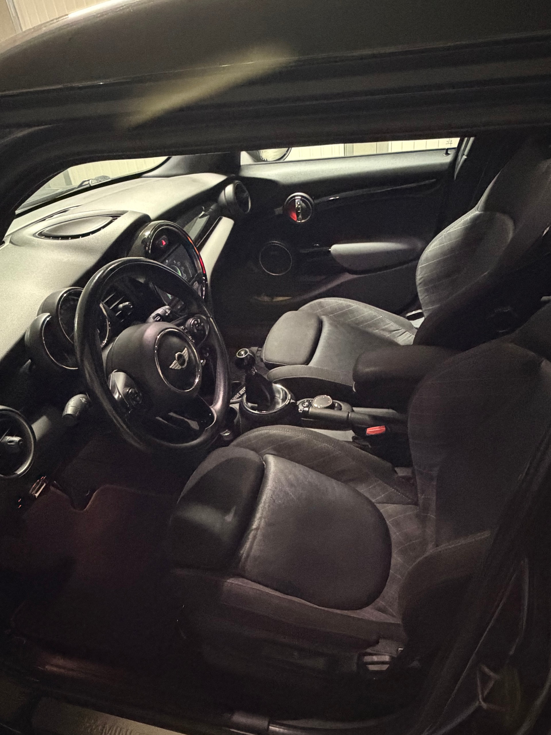 MINI 2.0i Cooper S F55-image-2