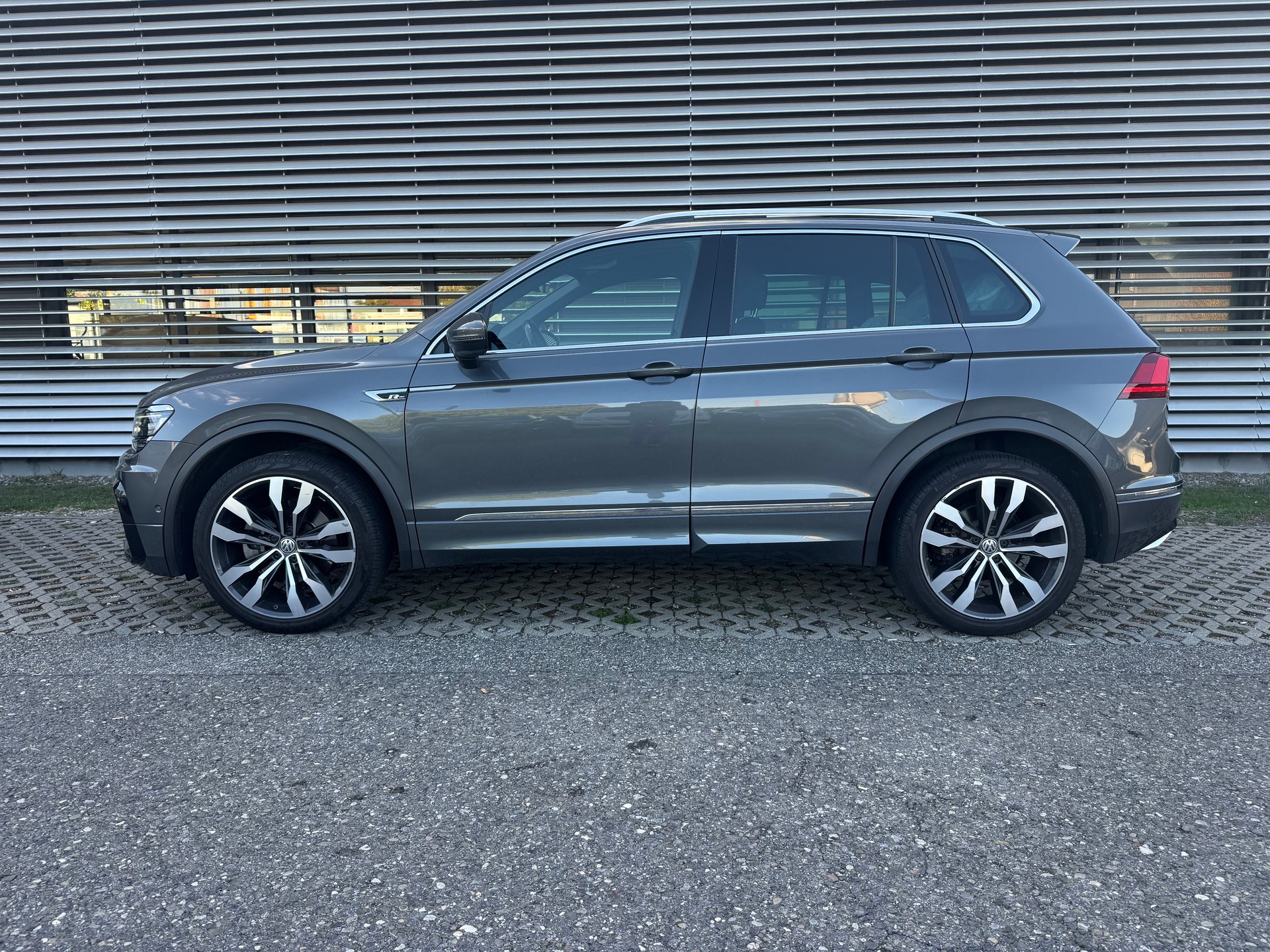 VW Tiguan 2.0TSI Highline 4Motion DSG R-LINE-image-6