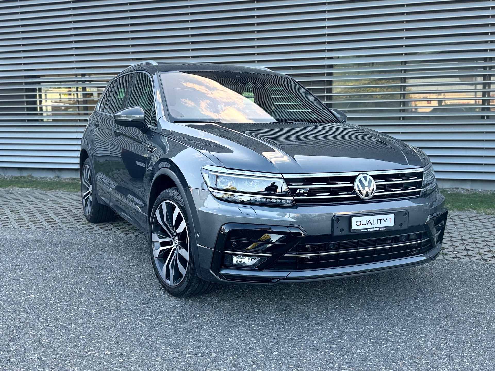 VW Tiguan 2.0TSI Highline 4Motion DSG R-LINE-image-0