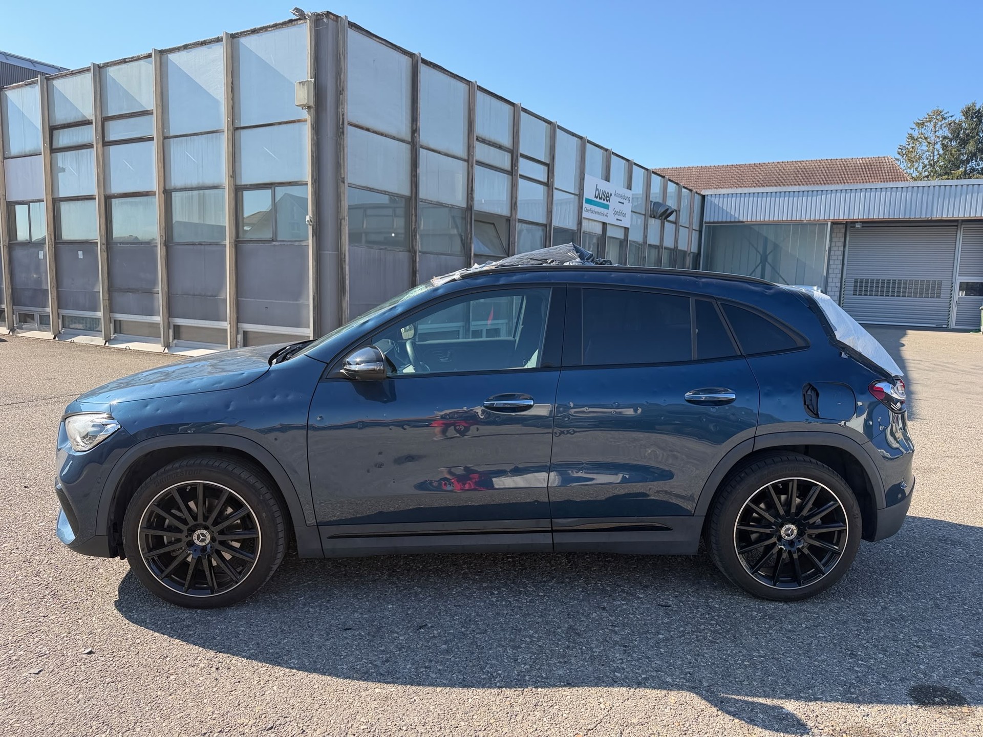 MERCEDES-BENZ GLA 250e AMG Line 8G-DCT-image-3