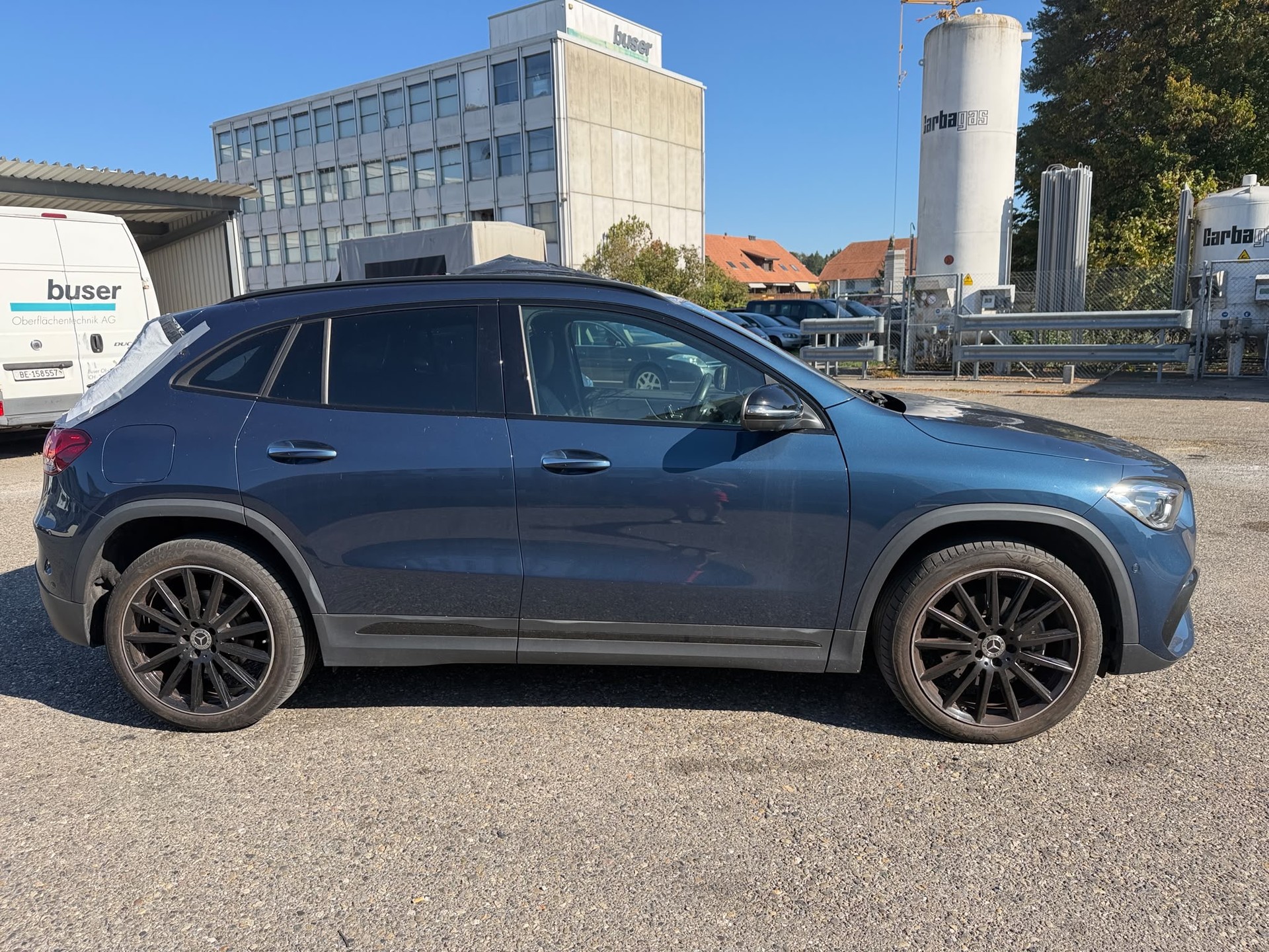 MERCEDES-BENZ GLA 250e AMG Line 8G-DCT-image-4