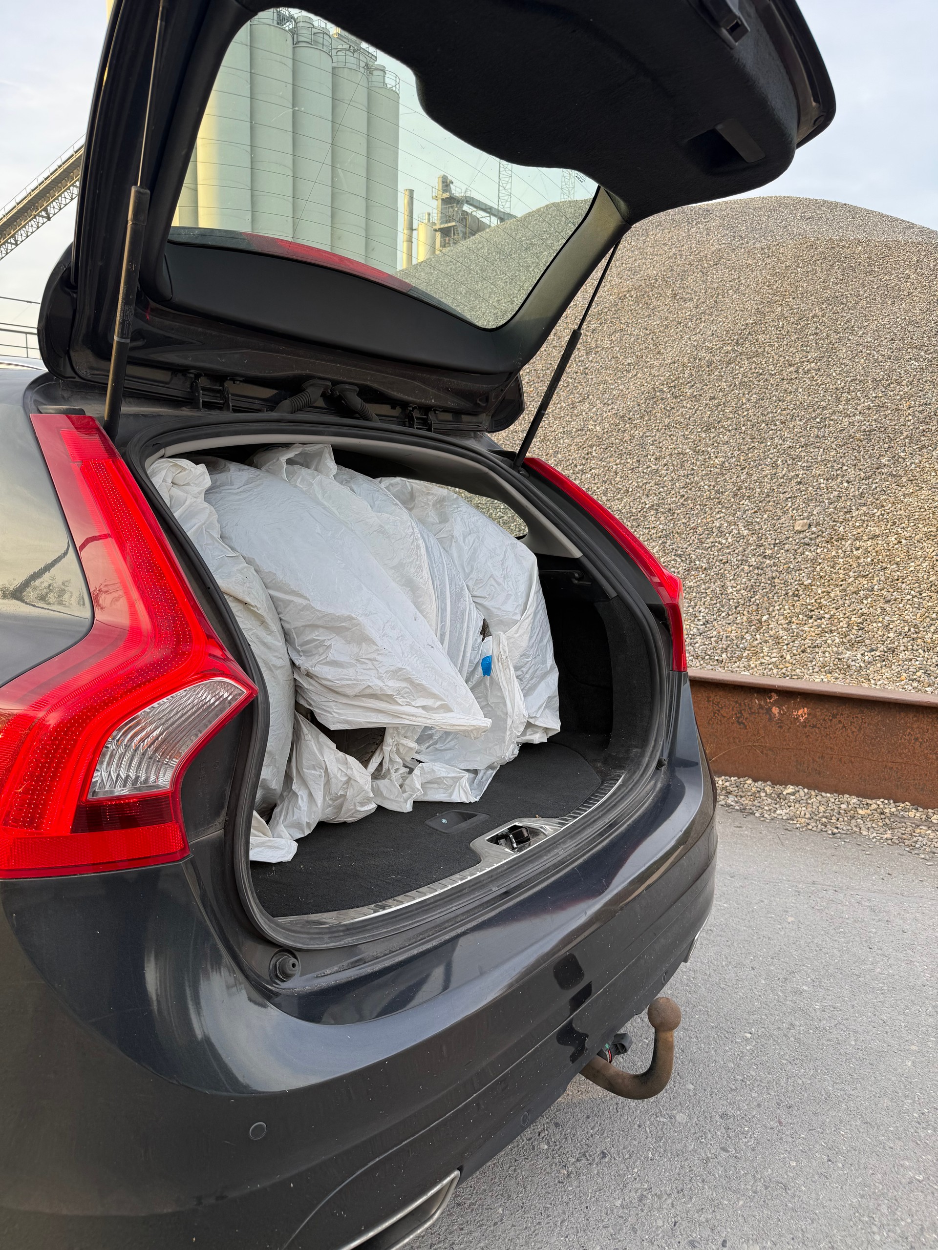 VOLVO V60 D4 Summum Geartronic-image-13