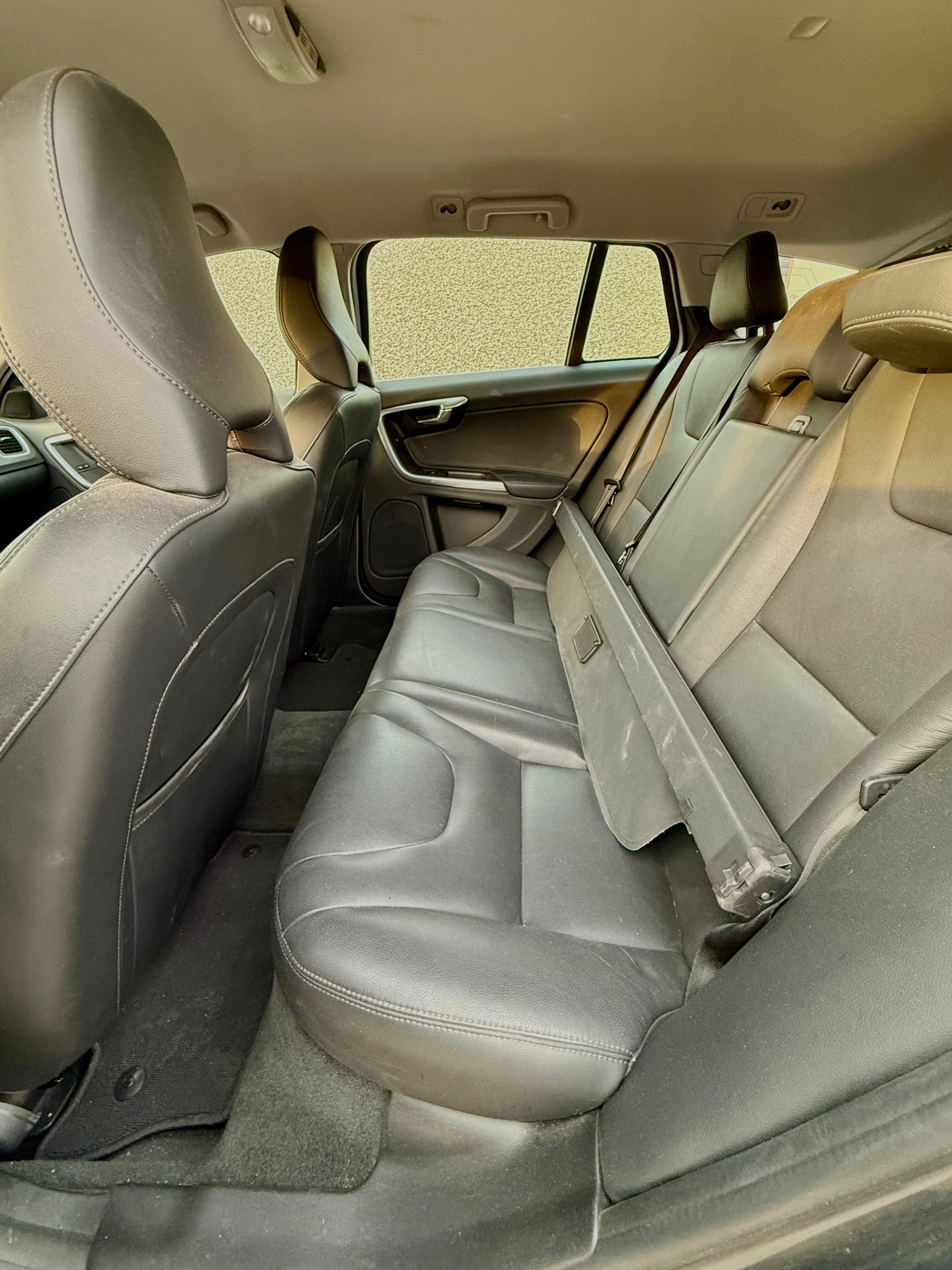 VOLVO V60 D4 Summum Geartronic-image-12