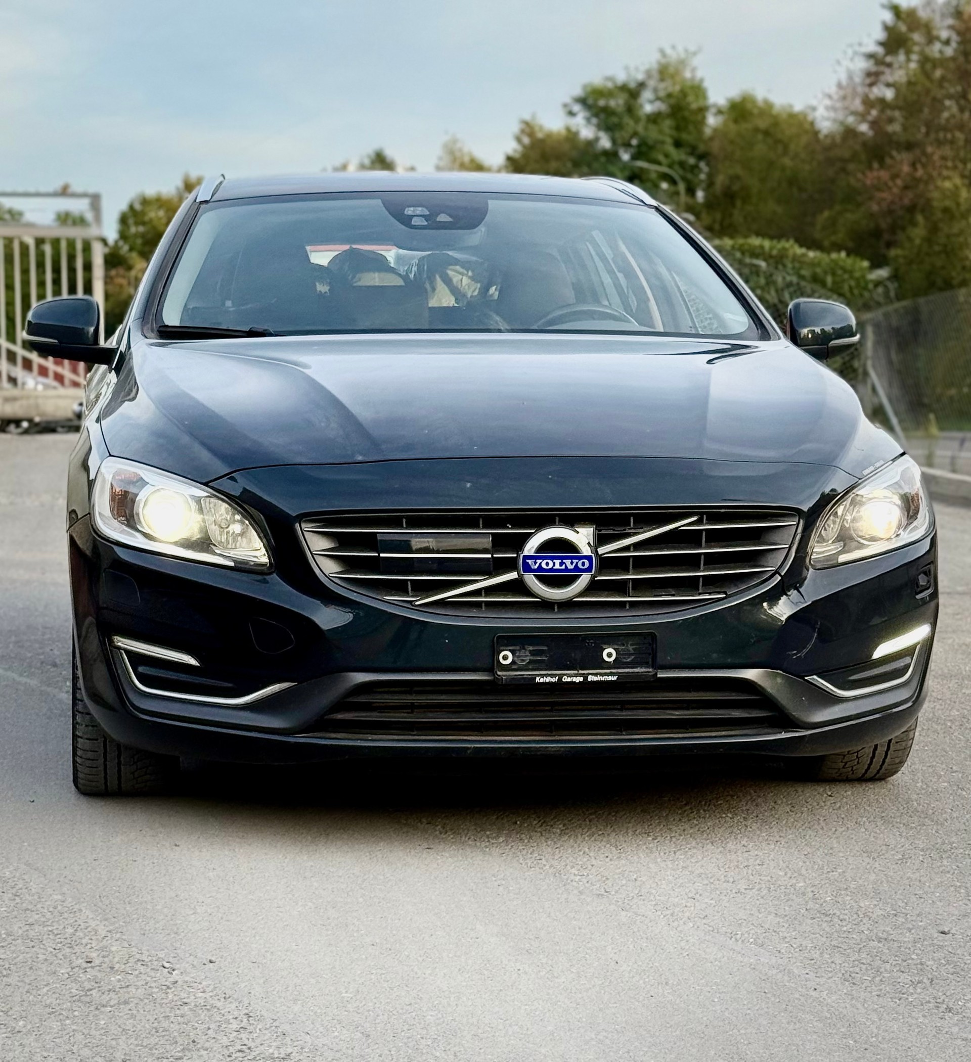 VOLVO V60 D4 Summum Geartronic-image-1